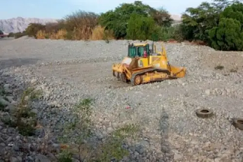 Durante 10 días calendario se removieron 7,165 metros cúbicos de material excedente del cauce del río, como arena y piedras, en un tramo de 300 metros de longitud.