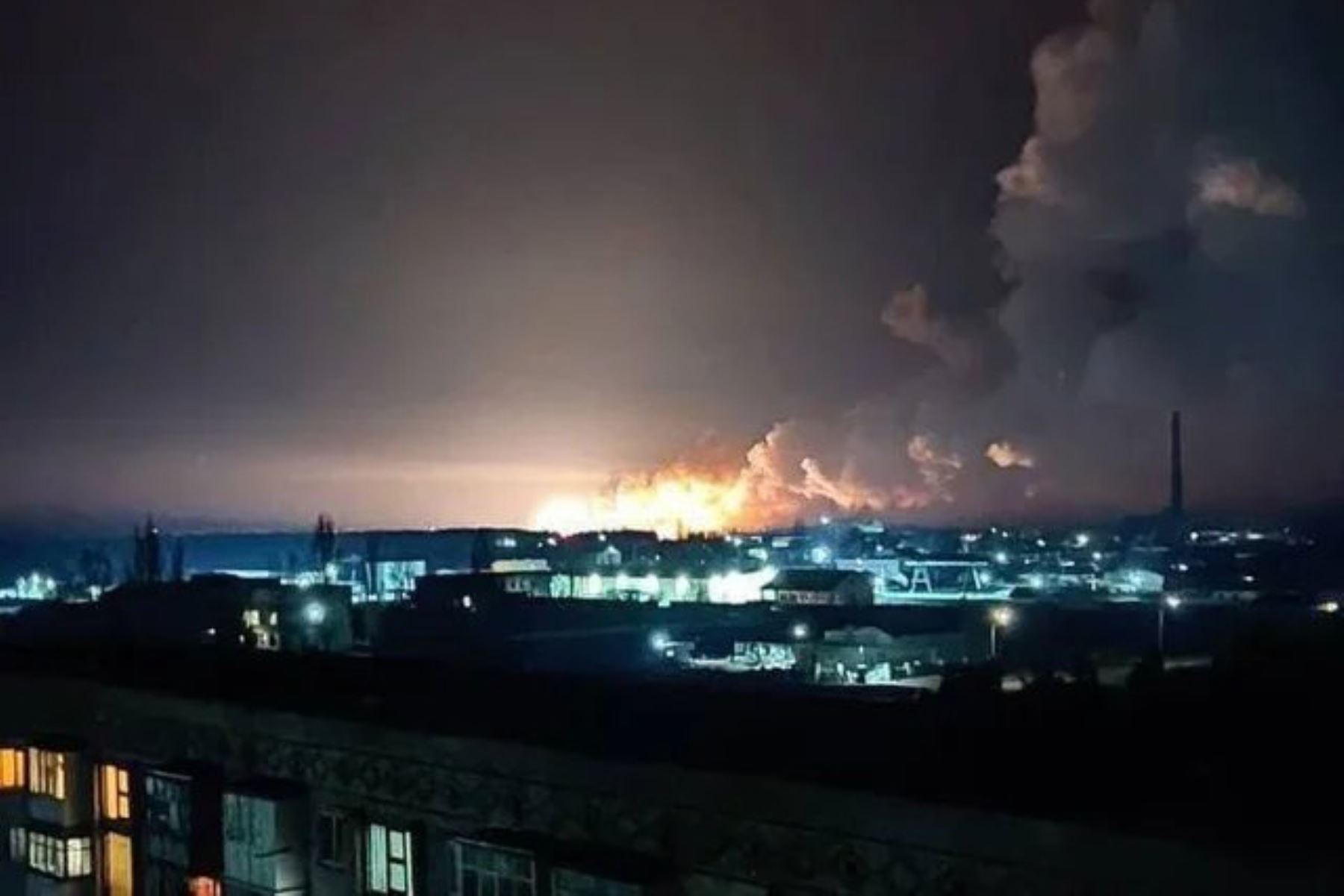 Varias explosiones se escuchan en varias ciudades de Ucrania tras el anuncio del presidente ruso, Vladimir Putin, de una operación militar. Foto: Captura TV