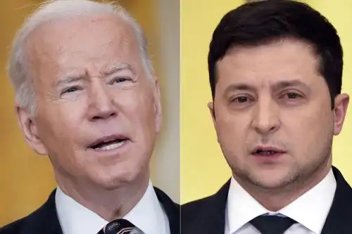Presidente de Estados Unidos, Joe Biden, y su homólogo ucraniano, Volodymyr Zelensky. Foto: AFP.