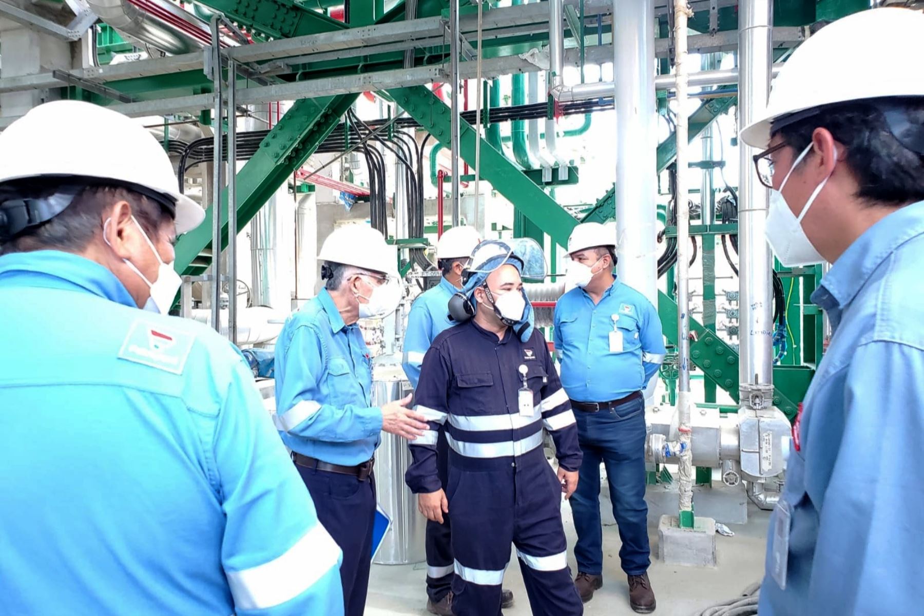 Presidente del Directorio de Petroperú, Mario Contreras inspecciona la nueva Refinería Talara. ANDINA/Difusión