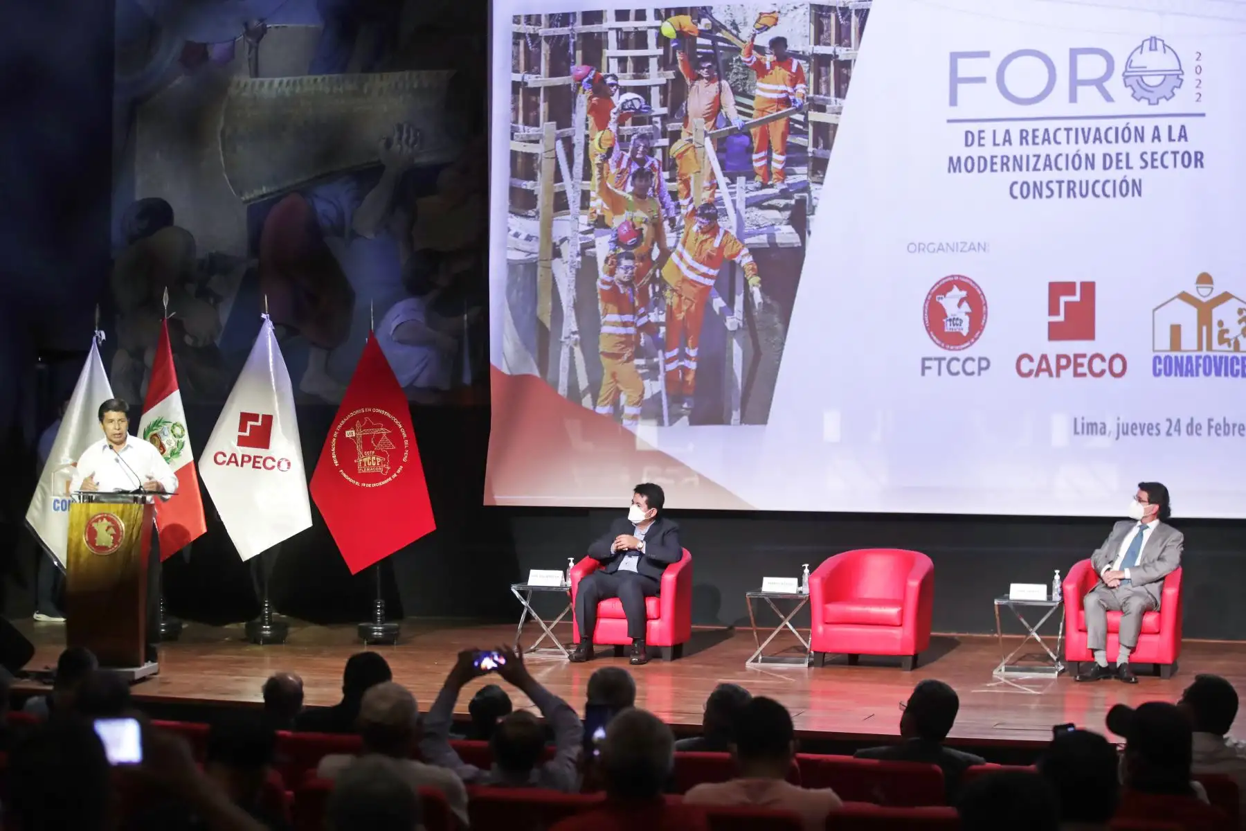 Presidente Castillo participa en la clausura del foro "De la reactivación a la modernización del sector Construcción". Foto: ANDINA/Prensa Presidencia