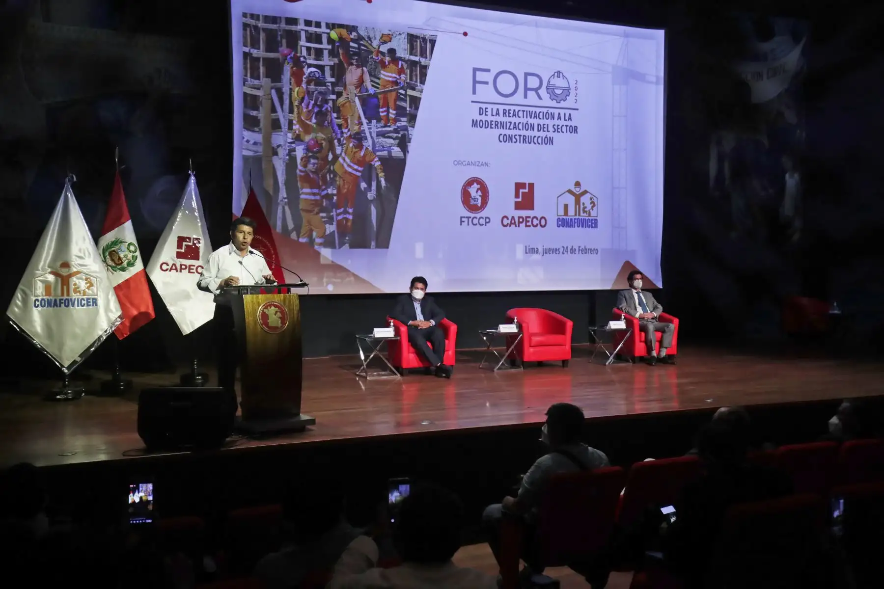 Presidente Castillo participa en la clausura del foro "De la reactivación a la modernización del sector Construcción". Foto: ANDINA/Prensa Presidencia