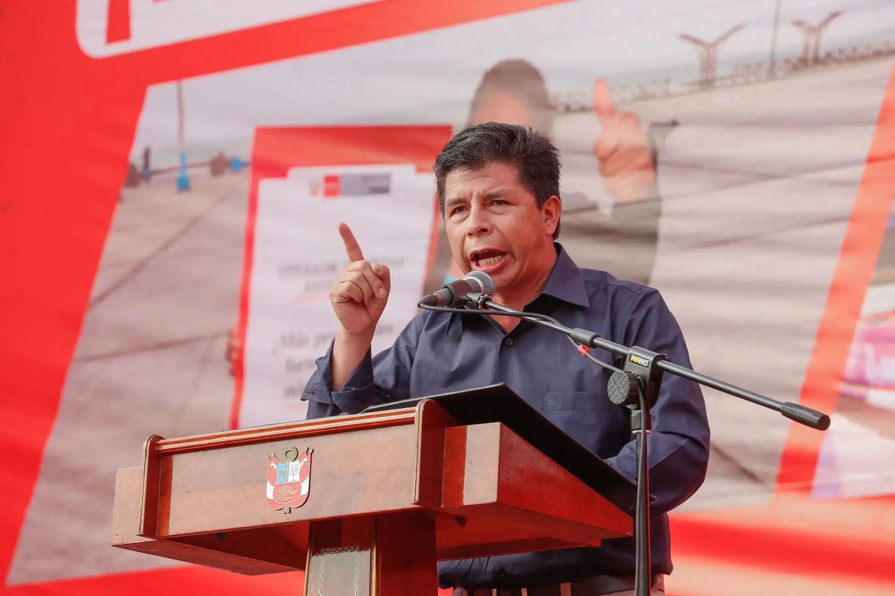 Presidente Pedro Castillo asiste al lanzamiento del Plan de Titulación Masiva y la entrega de 3,567 títulos de propiedad en la plaza de Armas de Puente Piedra. Foto: ANDINA/ Prensa Presidencia