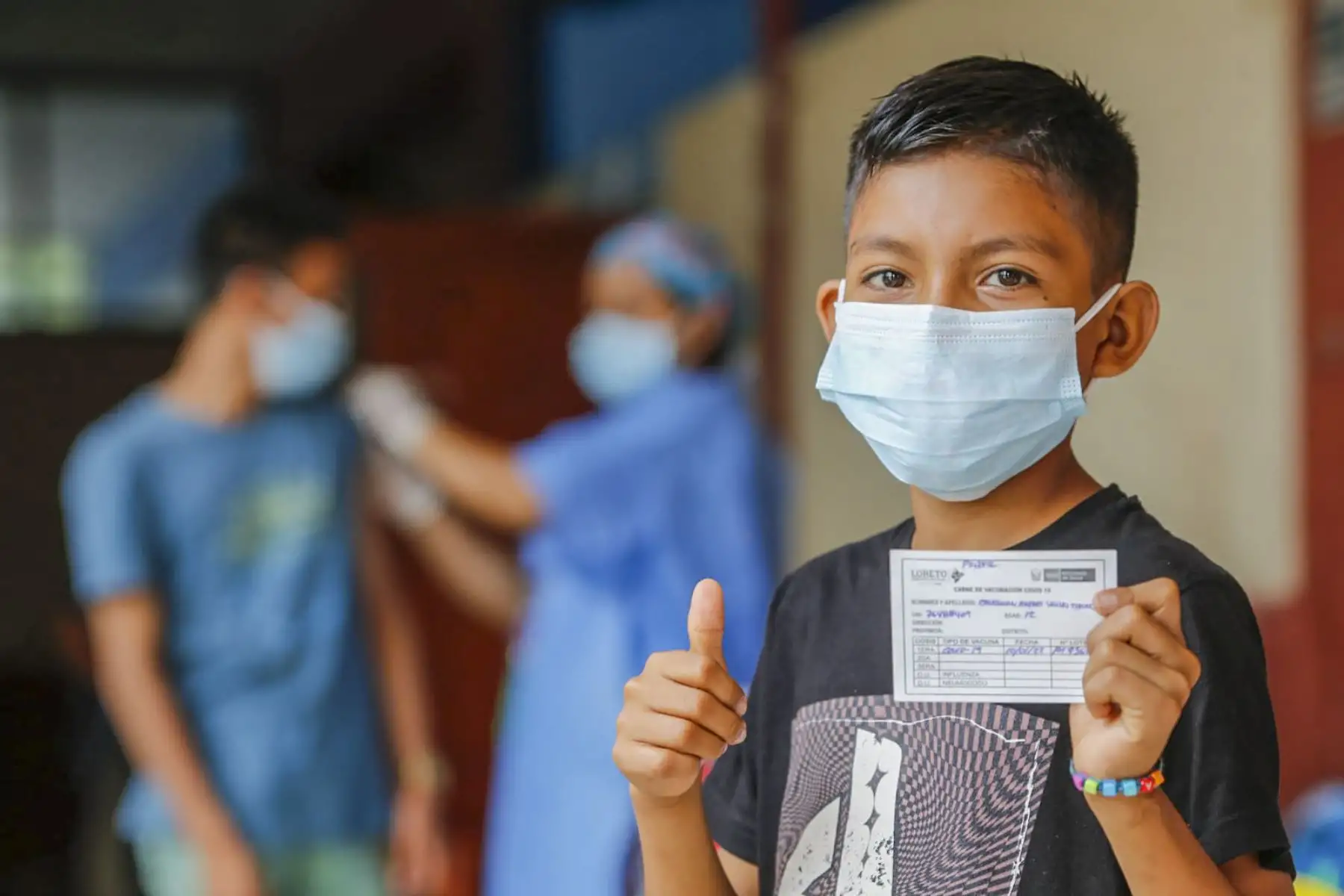 Las brigadas de la Dirección de Salud de la región Loreto continúan vacunando a niños y adultos en el Colegio San Juan de Miraflores y en la Parroquia San Juan. Además también llegaron a los pueblos alejados de la Amazonía, está vez estuvieron vacunando a los miembros de la etnia Yahuas de la Comunidad Nativa Nueva Vida de Loreto. Foto: Minsa