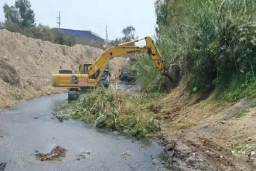 lEl retiro de lodo, piedras, desmonte y otros materiales equivale al cargamento de más de 1,000 volquetes.