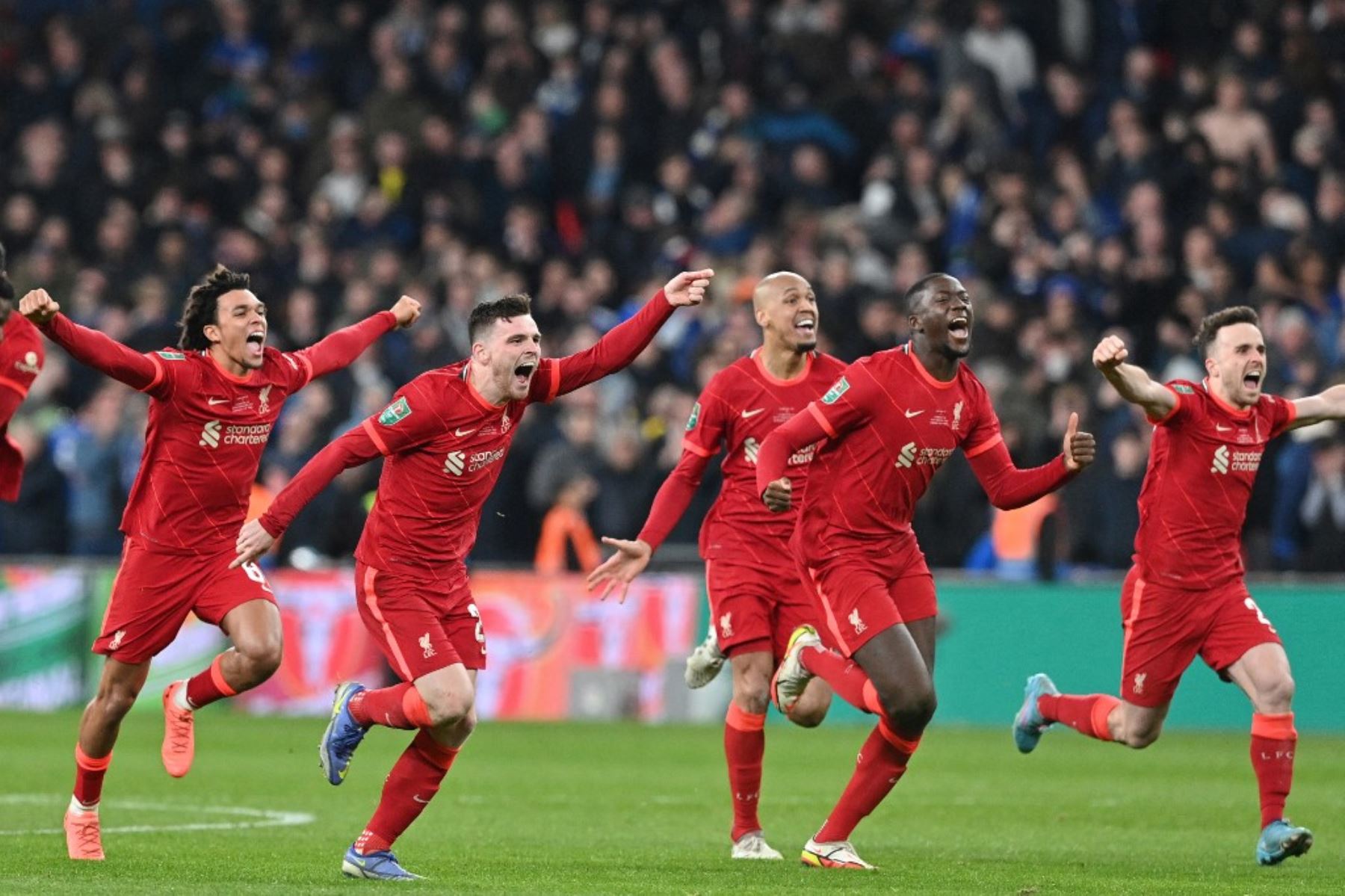 Premier League: Liverpool y el City deciden al campeón del fútbol inglés