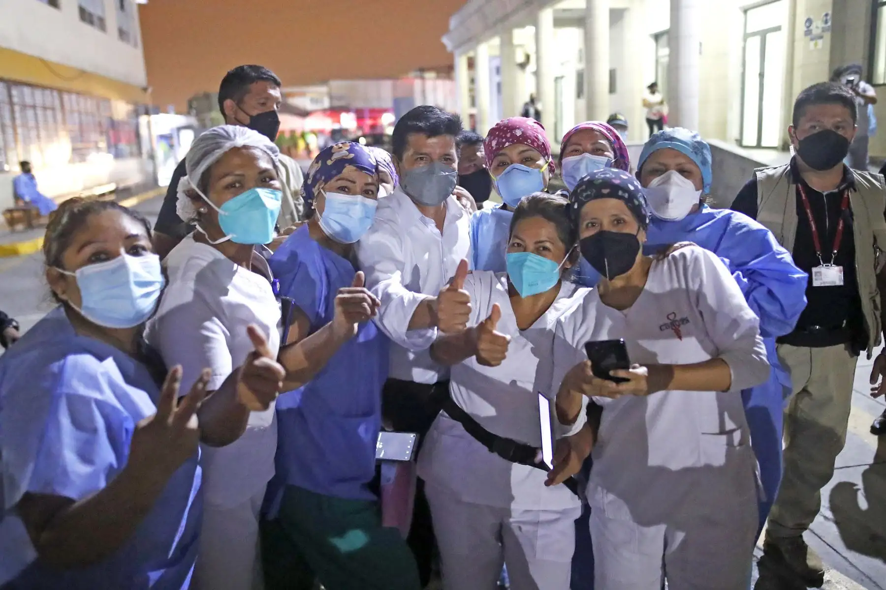 Presidente de la República, Pedro Castillo, realiza visita inopinada al Hospital Arzobispo Loayza
Foto: ANDINA/Prensa Presidencia