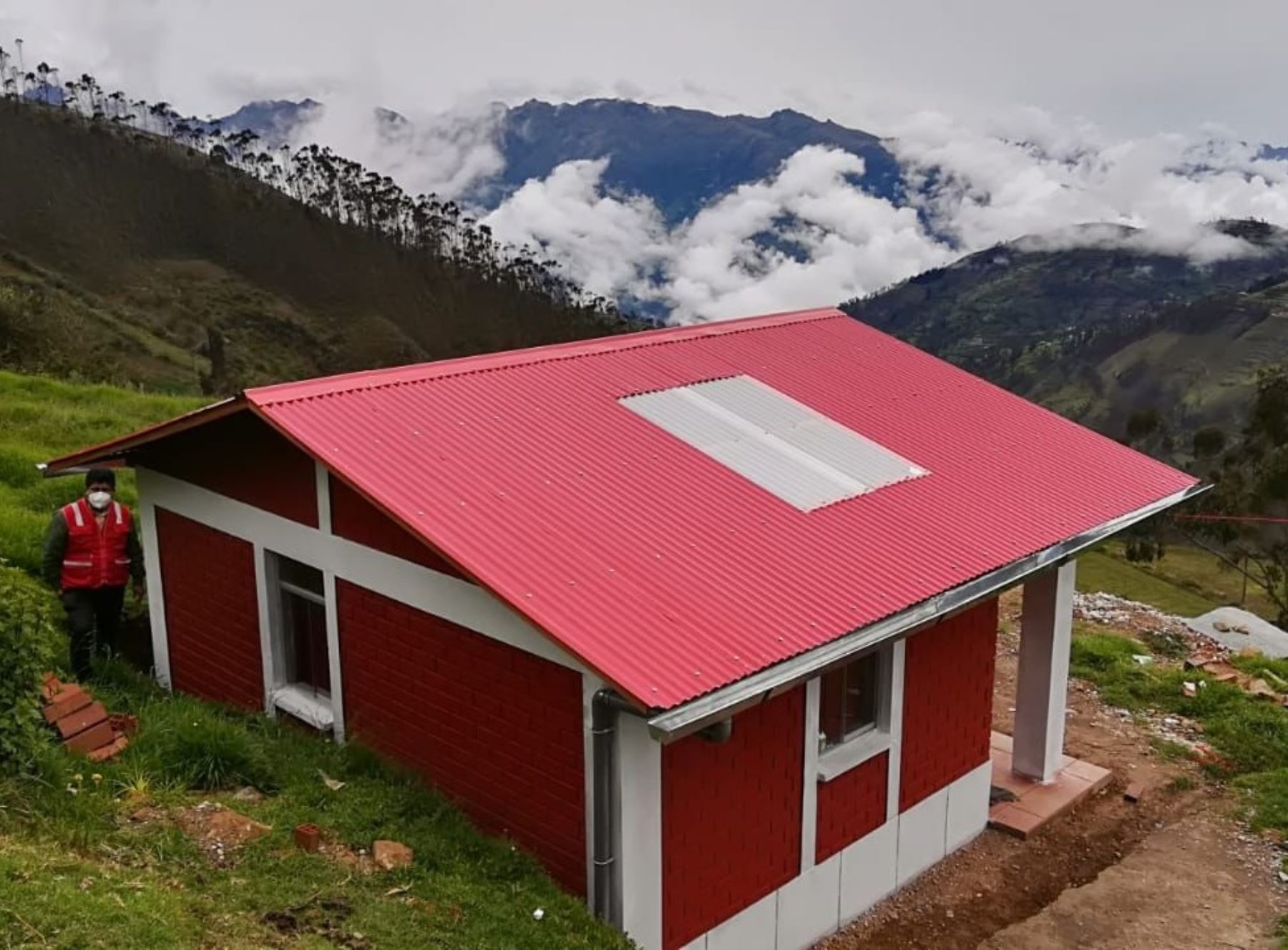 Huancavelica: entregan viviendas bioclimáticas para proteger a familias  ante heladas | Noticias | Agencia Peruana de Noticias Andina