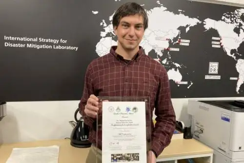 El arquitecto peruano Martín García Fry fue reconocido con el premio “Excellent Presentation Award” por la presentación de su investigación en un Seminario de Ingeniería Civil, organizado por universidades de Japón, Singapur y Tailandia.