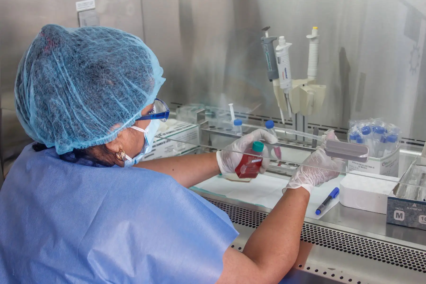 El Hospital Edgado Rebagliati informó que las enfermedades raras no tienen una causa exacta, pero indicó que el 80 % de ellas son de origen genético o hereditario. Foto: ANDINA/ EsSalud.