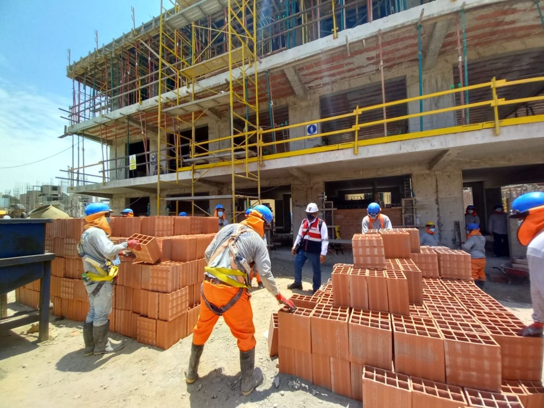 Lambayeque: Sunafil paraliza obras en colegio al advertir riesgos para 100 trabajadores