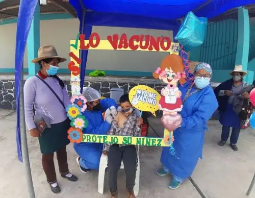 Personal de salud impulsa la aplicación de la vacuna contra el covid-19 en niños de diversas comunidades de la provincia de Julcán, en la sierra de La Libertad. ANDINA/Difusión