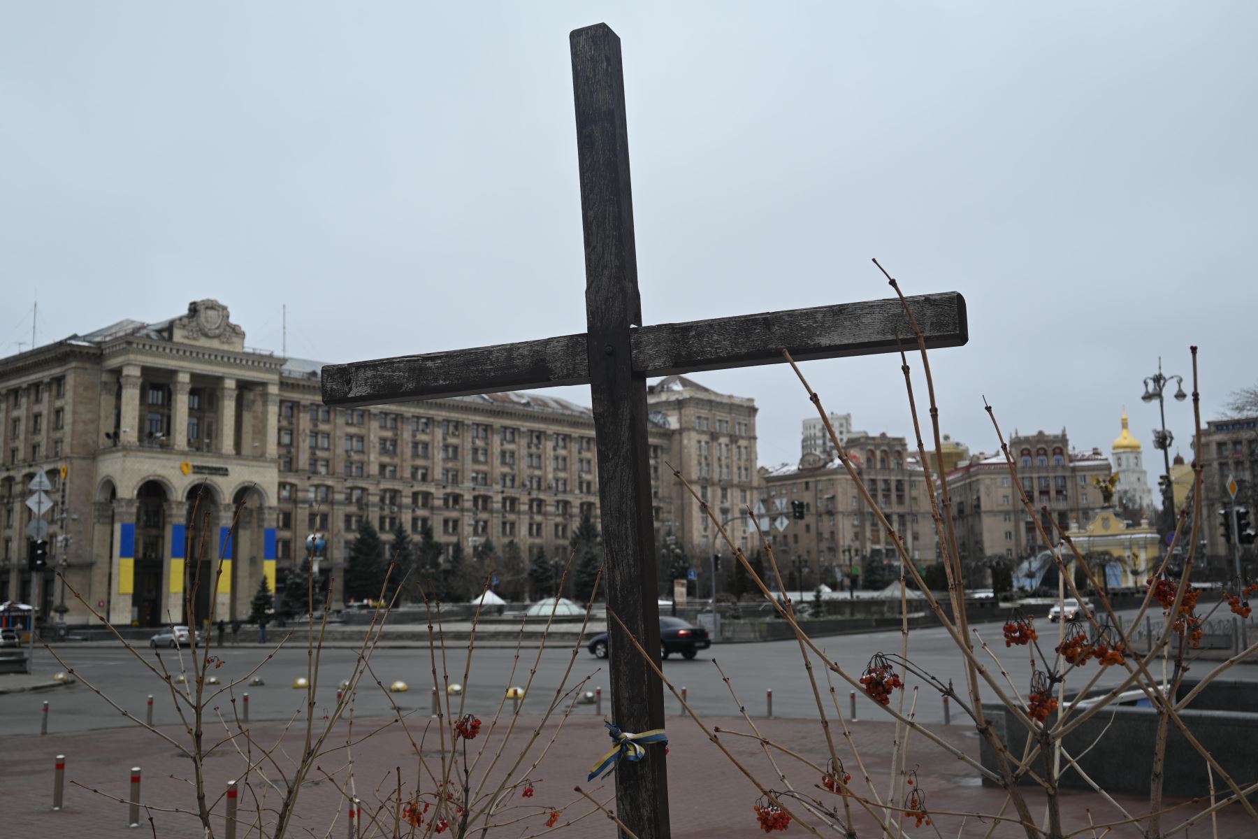 Vista de la plaza de la Independencia (Maidán), el corazón de Kiev este martes. El toque de queda, las constantes alarmas antiaéreas y el éxodo de su población han convertido Kiev en una ciudad fantasma.Foto: EFE