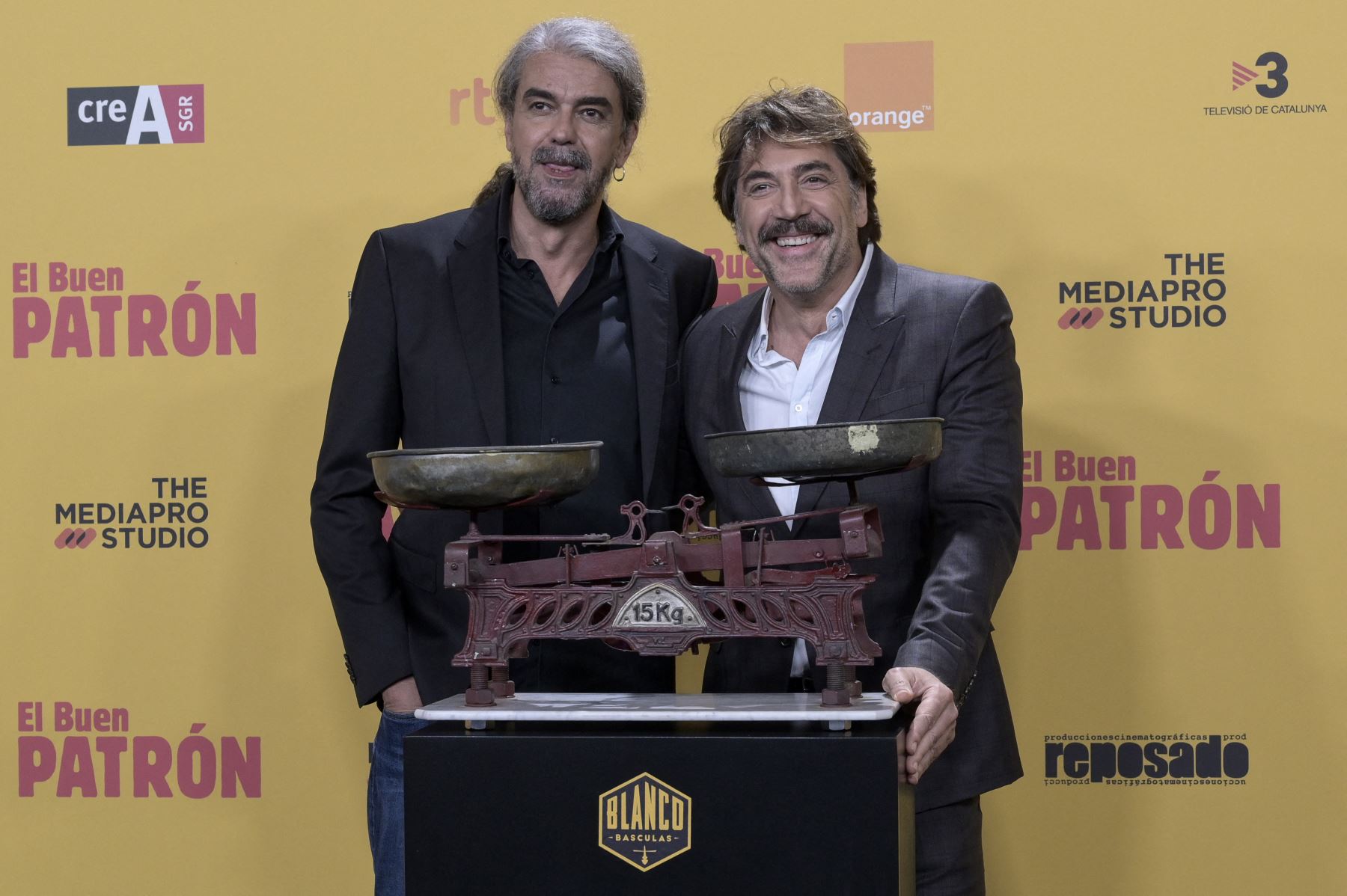 Fernando León de Aranoa y Javier Bardem, director y protagonista de "El Buen Patrón", en foto de archivo. Foto: AFP