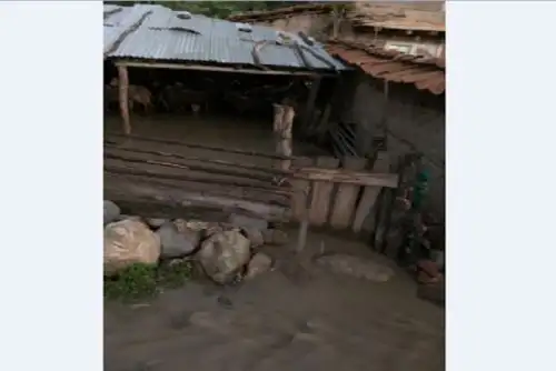 Las inundaciones causaron que dos viviendas quedaran inhabitables y otras tres resultaran afectadas.