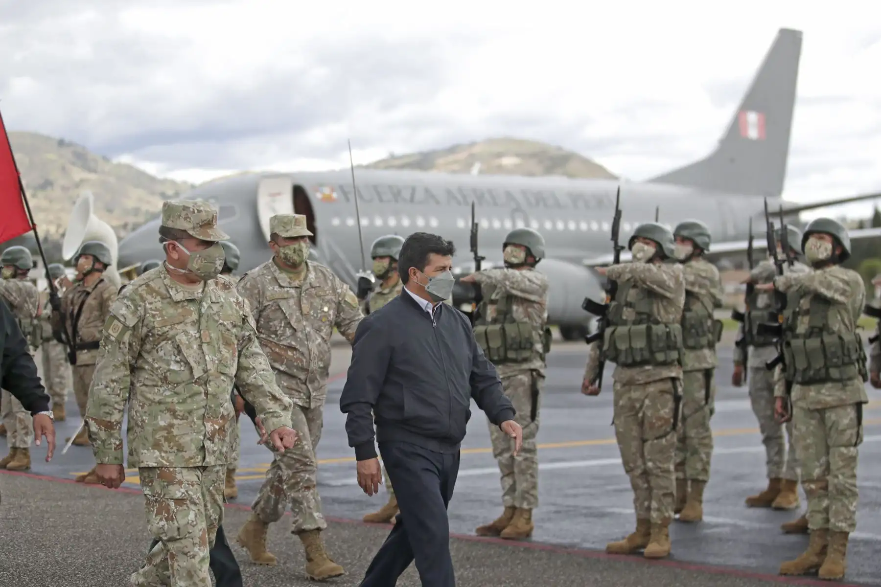 Presidente de la República, Pedro Castillo, supervisa evacuación aeromédica de un paciente menor de edad en Cajamarca.
Foto: ANDINA/Prensa Presidencia