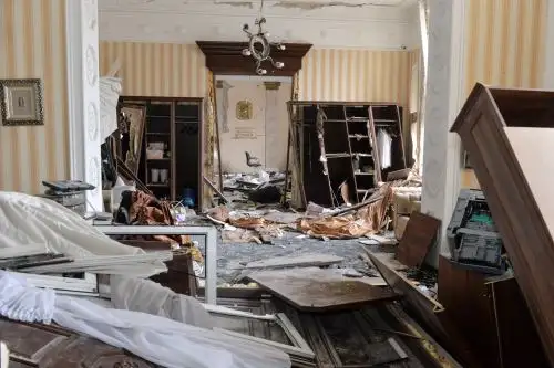 Bombardeo ruso en la segunda ciudad más grande de Rusia dejó el consulado de Eslovenia en ruinas. Foto referencial: AFP