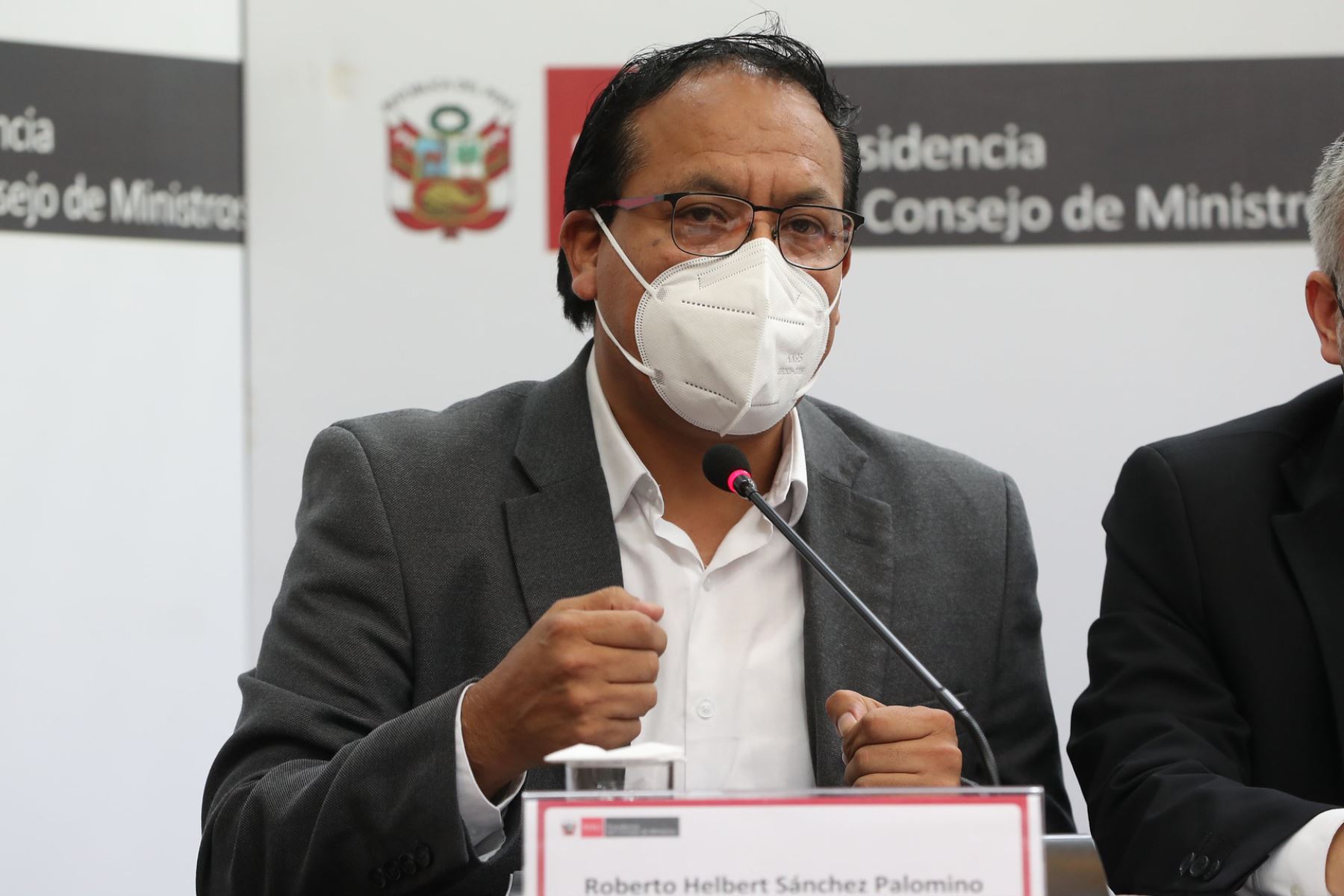 Ministro Roberto Sánchez rechaza acusación de Karelim López