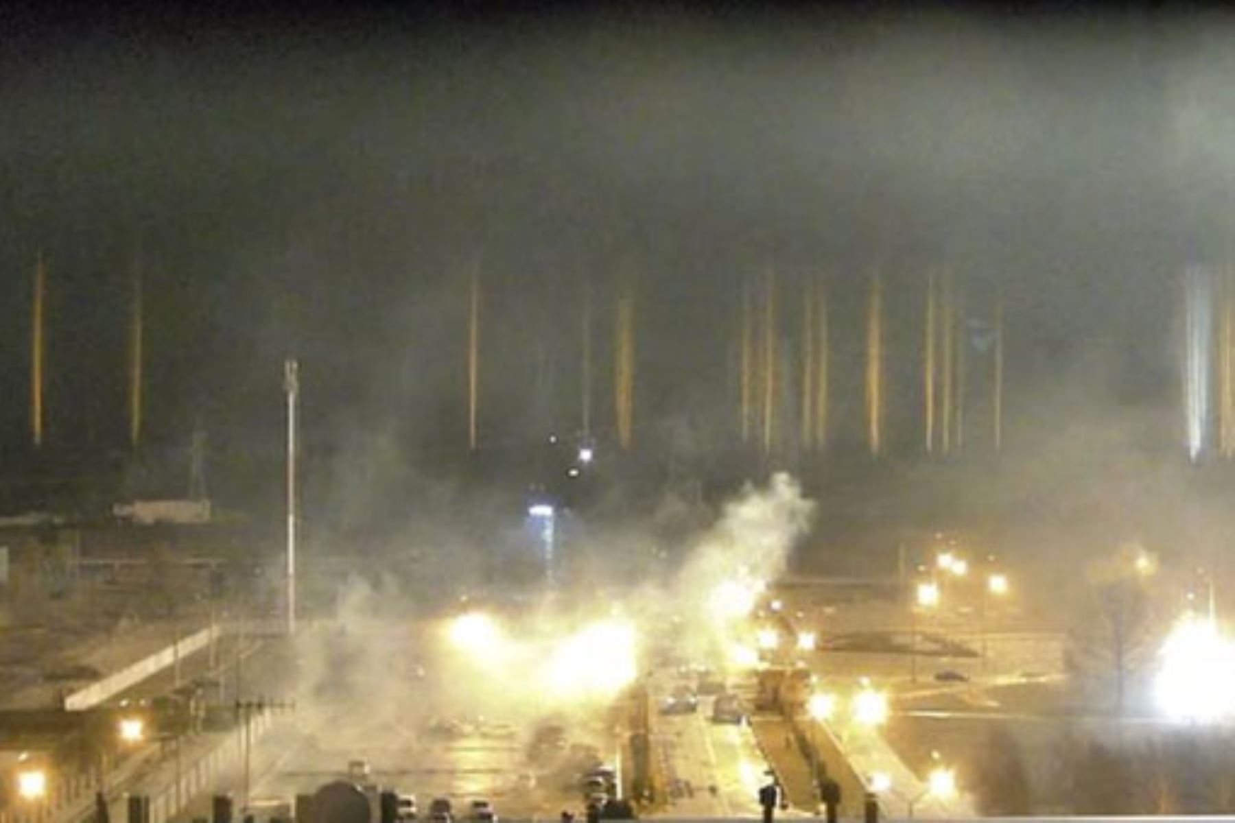 Incendio en la central nuclear de Zaporiyia, en Ucrania. Foto: Twitter
