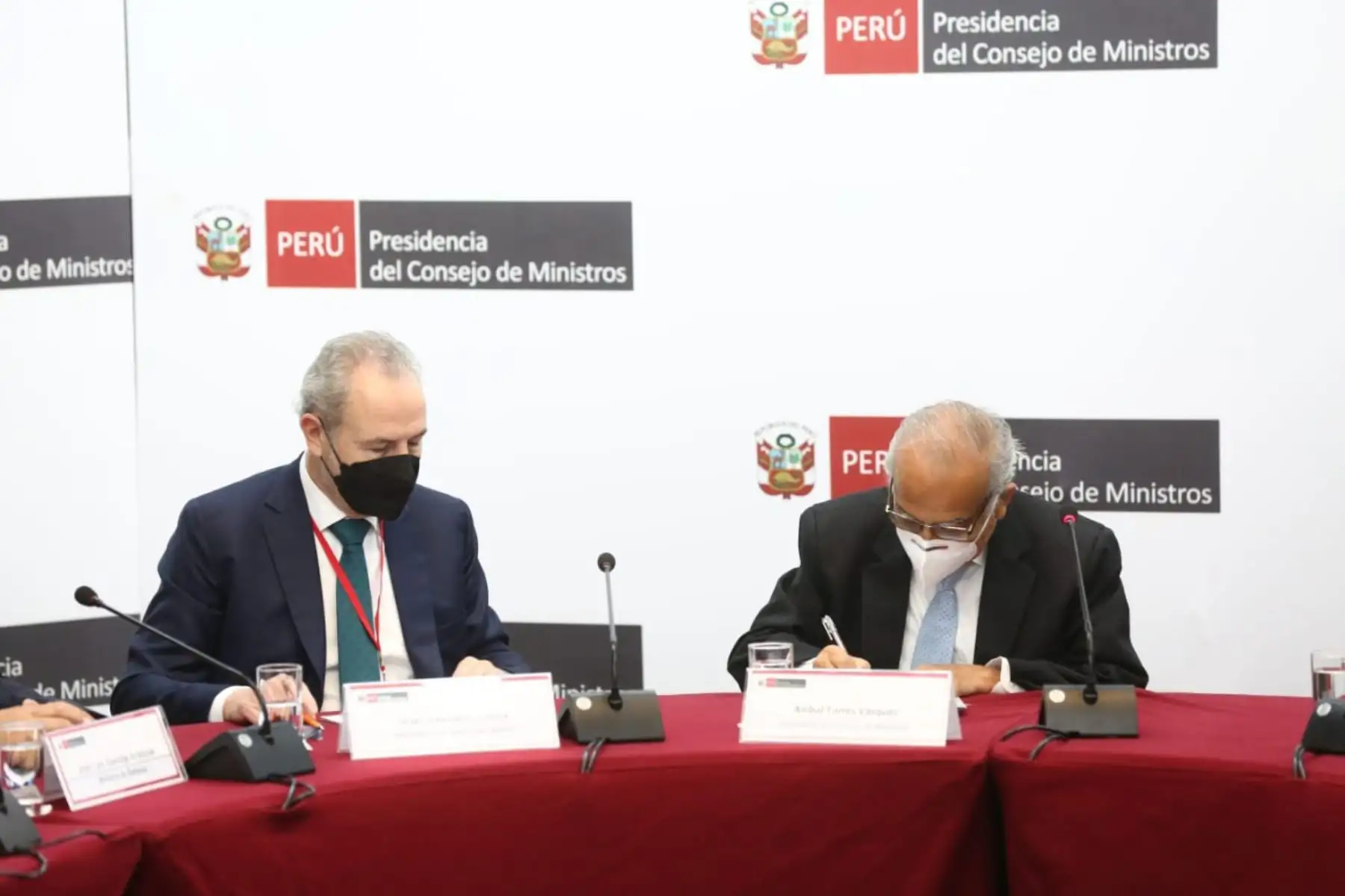 El Gobierno consigue que Repsol firme acuerdo de atención e indemnización económica a favor de afectados por derrame de petróleo en el mar de Ventanilla, el cual se expandió a otros distritos del litoral como Ancón, Santa Rosa, Aucallama y Chancay. Foto: PCM