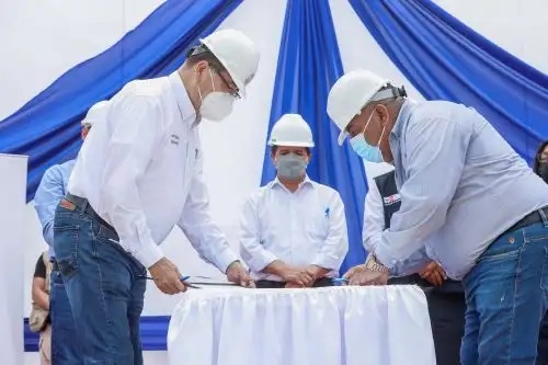 El ministro estuvo hoy en Ventanilla junto al Presidente de la República, Pedro Castillo, en la ceremonia de colocación de la primera piedra para la nueva infraestructura de la IE 5051 Virgen de Fátima. Foto: ANDINA/Prensa Presidencia.