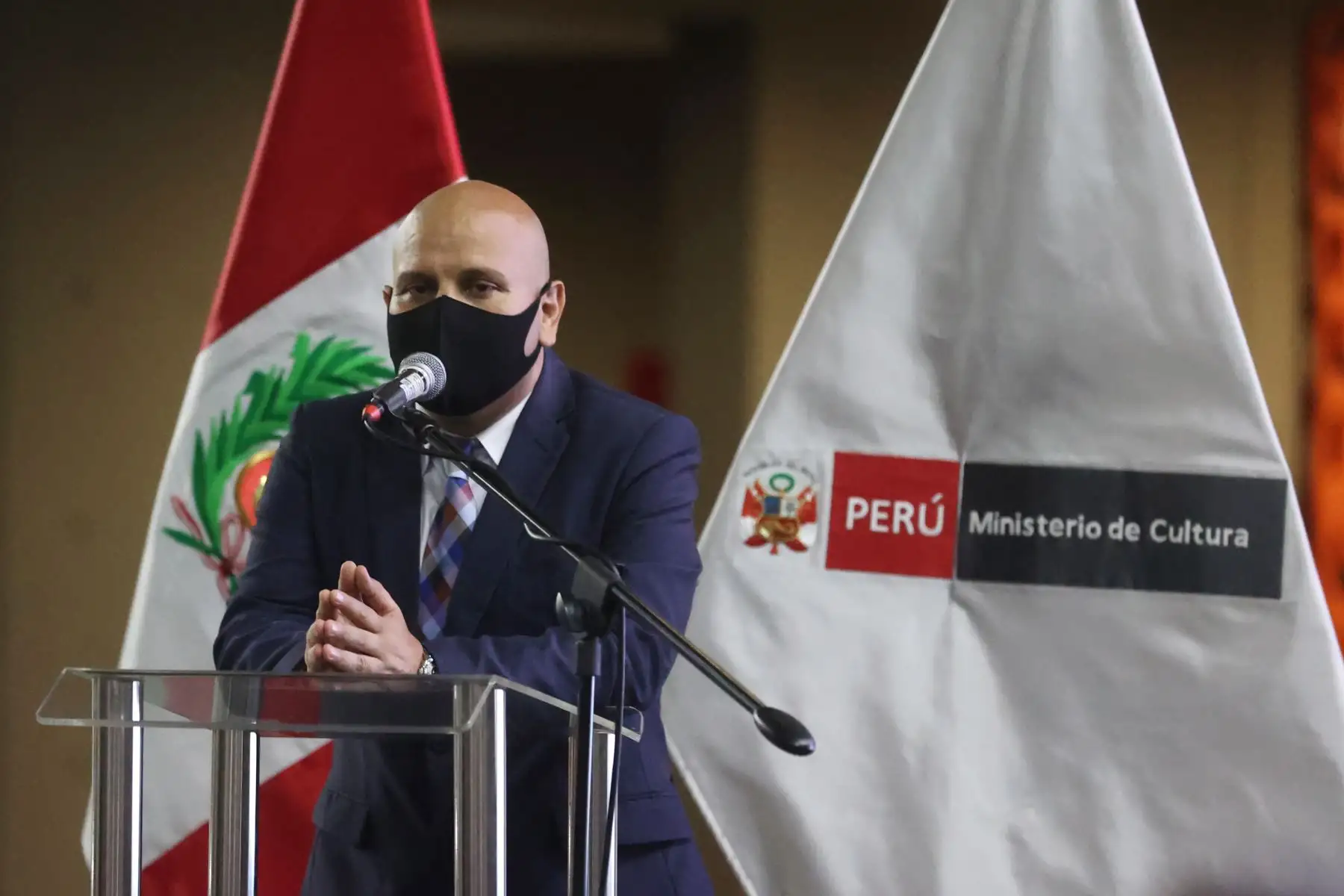 El ministro de Cultura, Alejandro Salas, participa del lanzamiento de la semana en conmemoración por el Día Internacional de la Mujer en el sector Cultura bajo el lema “Nuestras expresiones nos empoderan”.
Foto : ANDINA / Vidal Tarqui