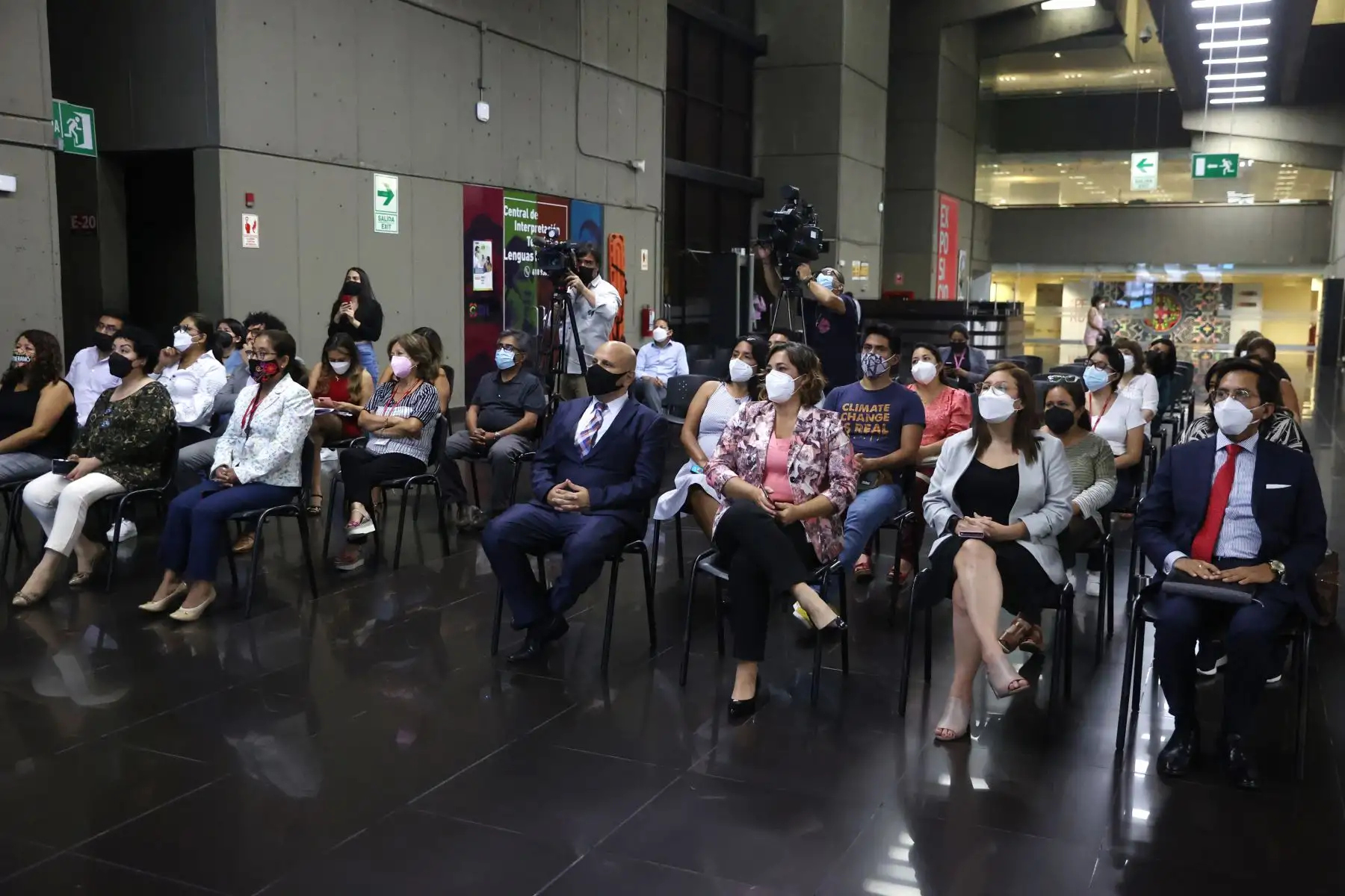 El ministro de Cultura, Alejandro Salas, participa del lanzamiento de la semana en conmemoración por el Día Internacional de la Mujer en el sector Cultura bajo el lema “Nuestras expresiones nos empoderan”.
Foto : ANDINA / Vidal Tarqui