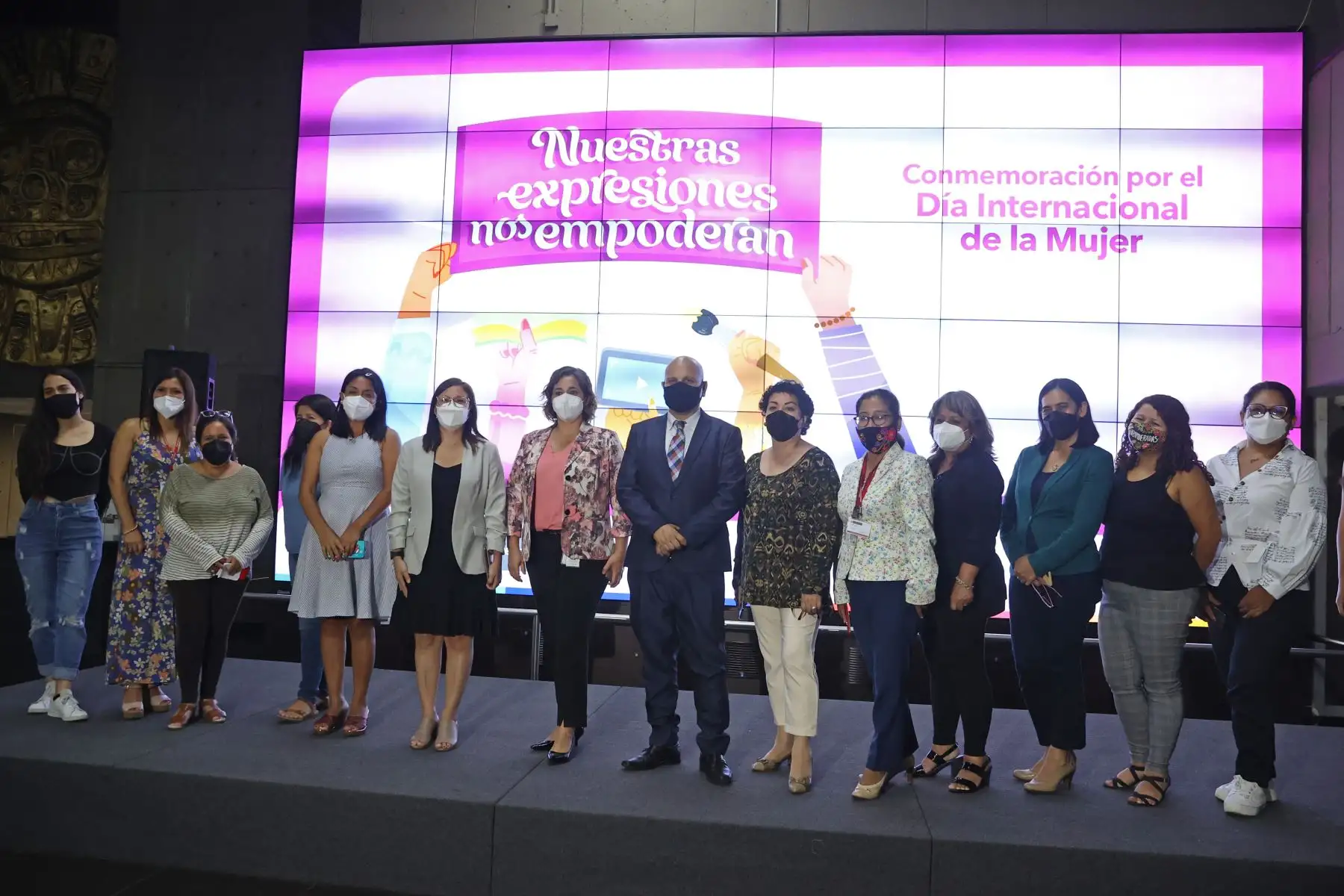 El ministro de Cultura, Alejandro Salas, participa del lanzamiento de la semana en conmemoración por el Día Internacional de la Mujer en el sector Cultura bajo el lema “Nuestras expresiones nos empoderan”.
Foto : ANDINA / Vidal Tarqui