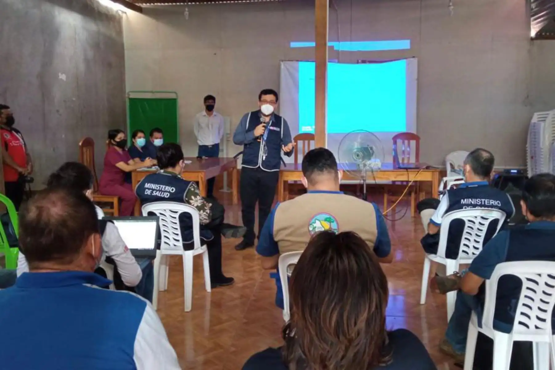 Especialistas del Minsa brindaron asistencia técnica y recomendaciones a sus pares de la Diresa Ucayali para la elaboración del plan regional de lucha contra el dengue. Foto: ANDINA/Difusión