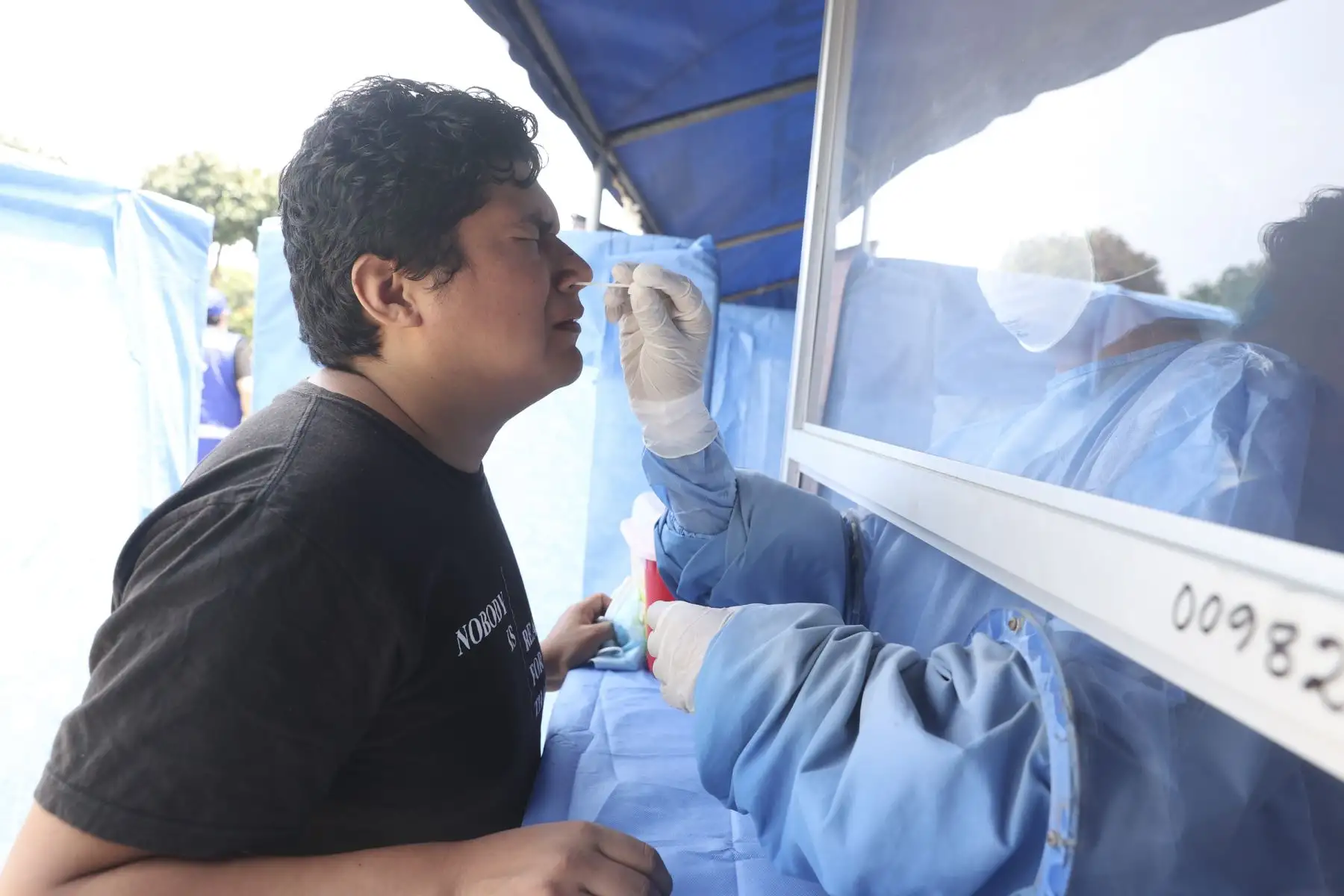 A fin de lograr una detección temprana del Covid-19, continúa la campaña de descarte denominada “Essalud sin Olas” en las playas Redondo I y II, en Miraflores; en La Punta, Callao; así como en los parques zonales de Huayna Cápac de San Juan de Miraflores y en Cápac Yupanqui, en el Rímac. Foto: ANDINA/Vidal Tarqui
