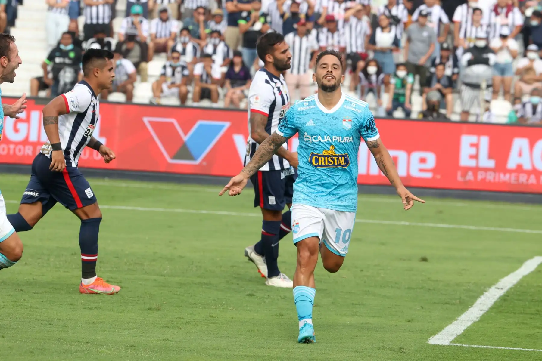 Alianza Lima y Sporting Cristal se enfrentan en el estadio Alejandro Villanueva por la fecha 5 de la Liga 1. Foto: ANDINA/Vidal Tarqui