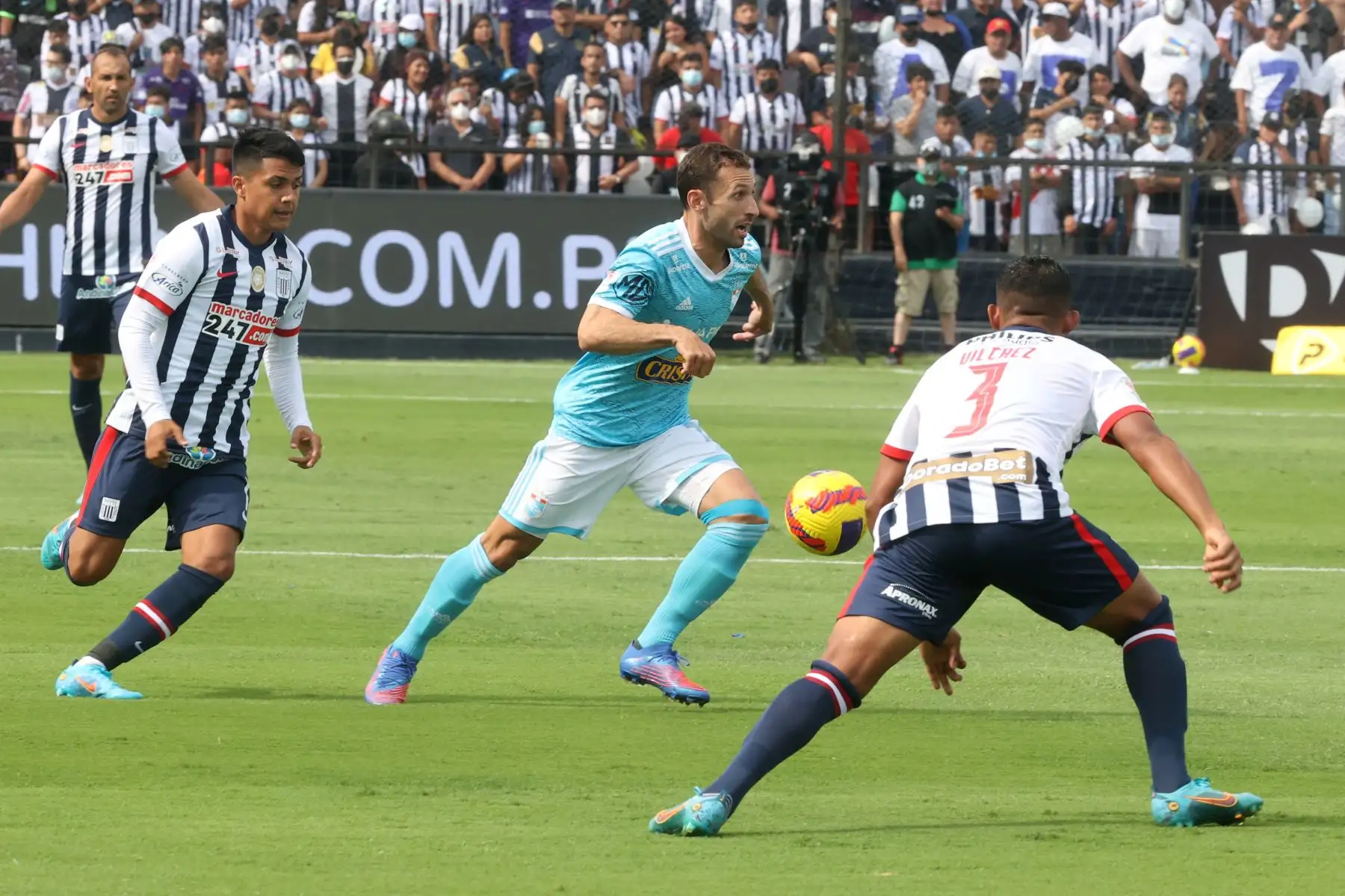 Alianza Lima y Sporting Cristal se enfrentan en el estadio Alejandro Villanueva por la fecha 5 de la Liga 1. Foto: ANDINA/Vidal Tarqui