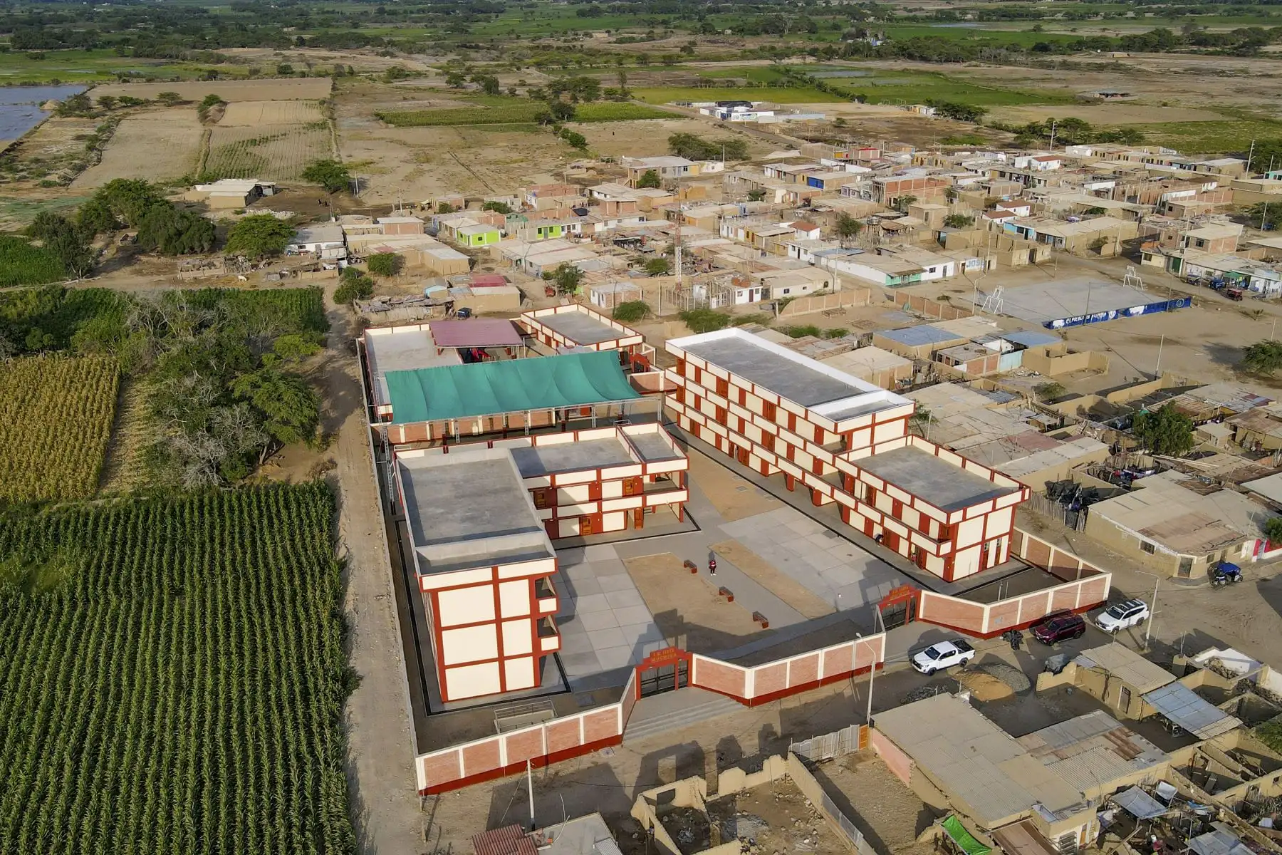 Presidente de la República, Pedro Castillo, supervisó la recuperación de la infraestructura de la Institución Educativa 11572- Mochica, en el Centro Poblado 25 de Febrero en el distrito de Mórrope, en la región Lambayeque. Foto: ARCC