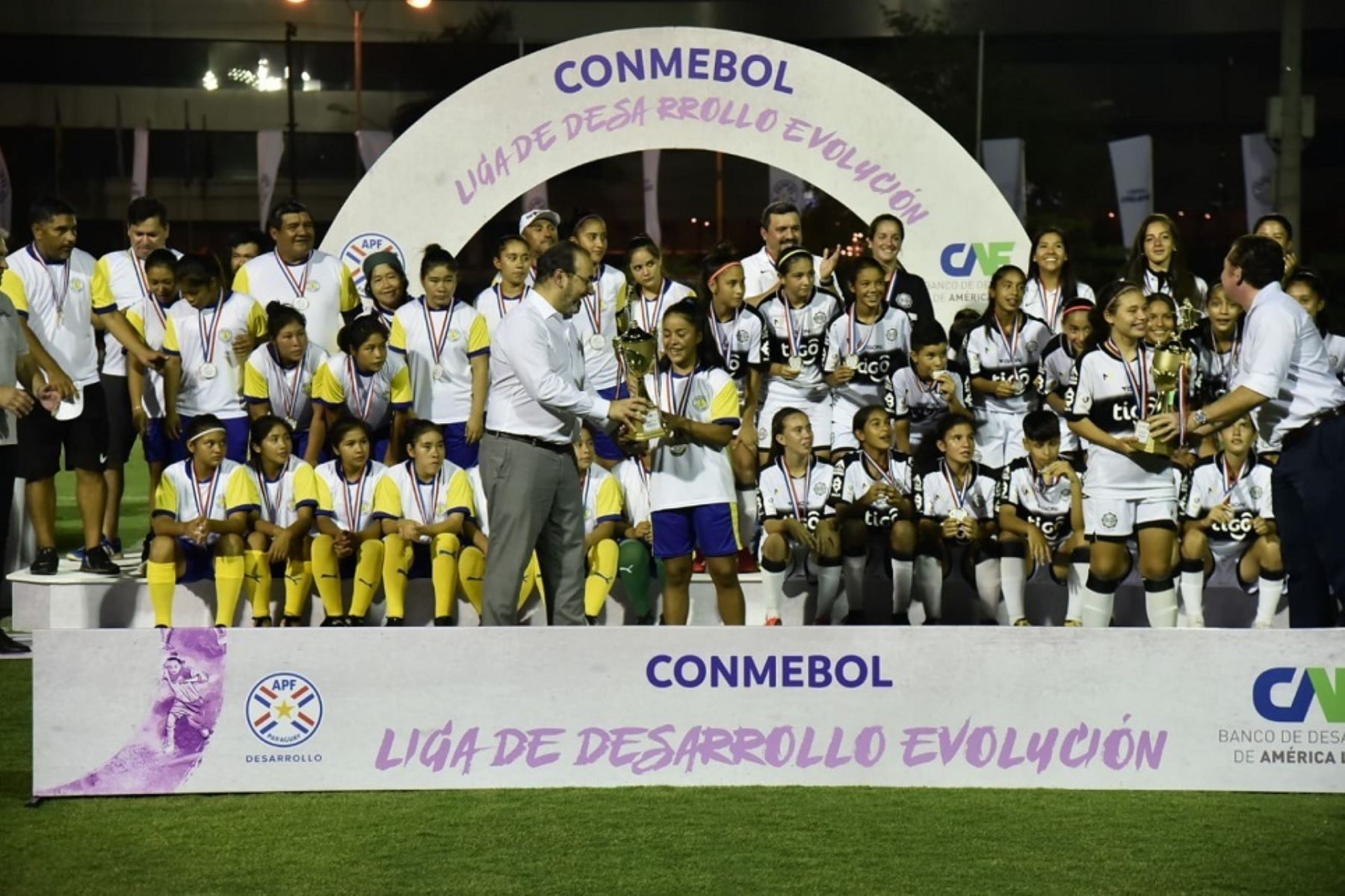 CAF, el Banco de Desarrollo de América Latina y la Conmebol trabajarán en conjunto para promover el empoderamiento de la mujer a través del fútbol. Foto: Cortesía.