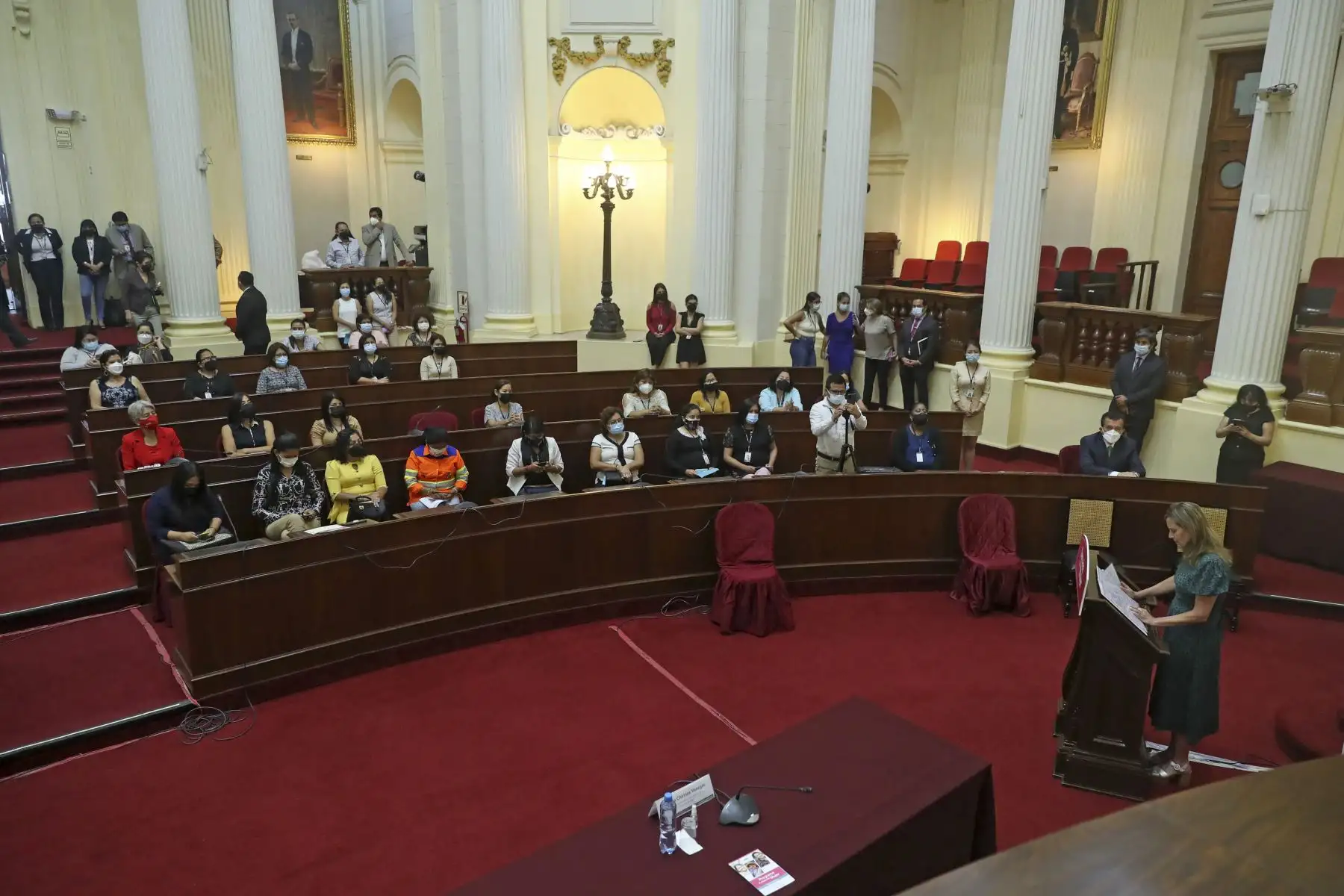 Presidenta del Congreso de la República, Maricarmen Alva junto a congresistas mujeres de diversas bancadas participan del lanzamiento de "La semana de la Mujer”. Foto: Congreso de la República