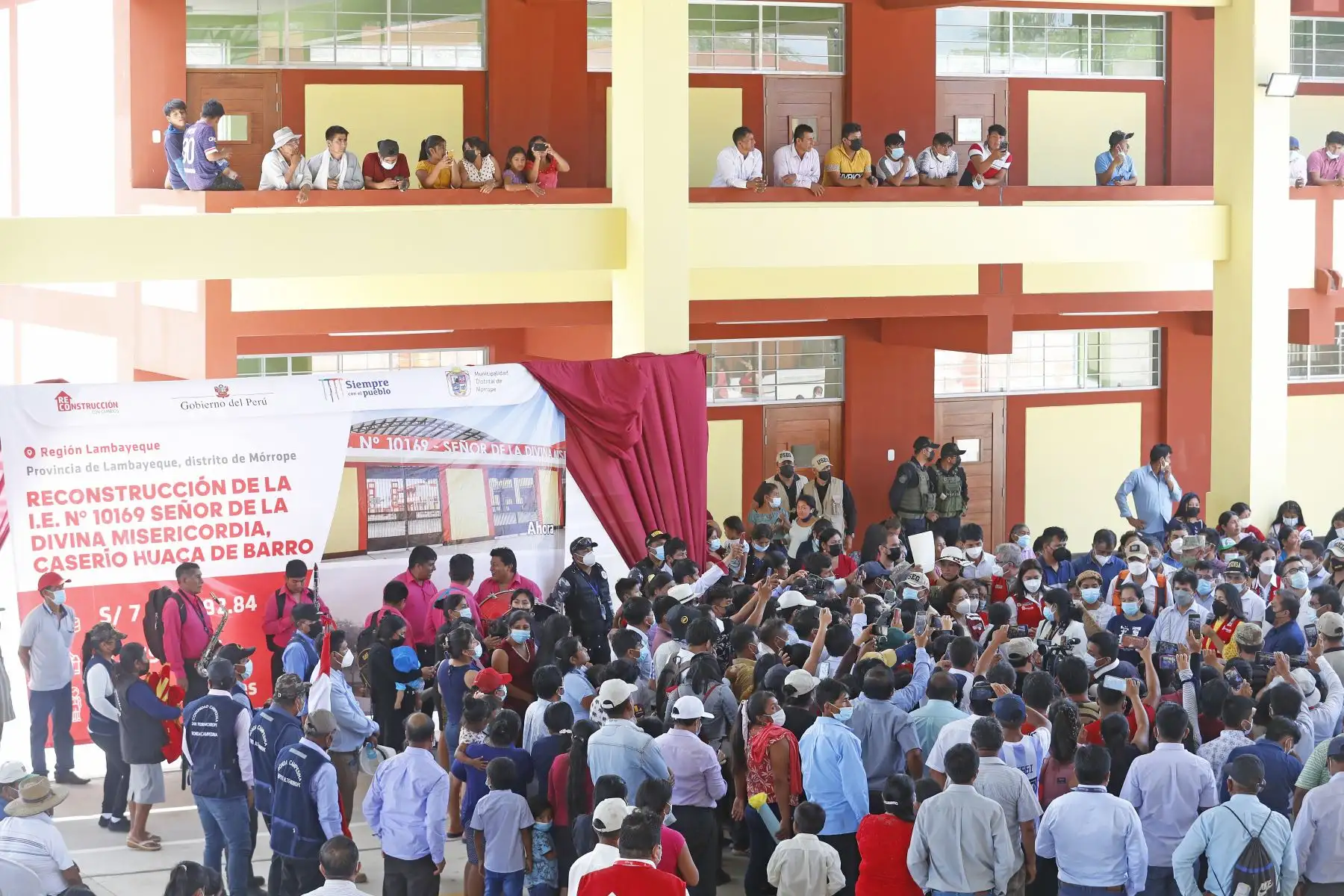 Presidente de la República, Pedro Castillo, inaugura la obra de rehabilitación de la Institución Educativa N° 10169 “Señor de la Divina Misericordia”, en el distrito de Mórrope, en la región Lambayeque. Foto: ANDINA/Presidencia Perú