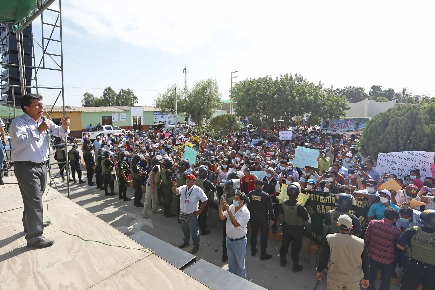 Presidente Pedro Castillo sostiene encuentro con la población del distrito de Pítipo, en Lambayeque.
Foto:ANDINA/Prensa Presidencia