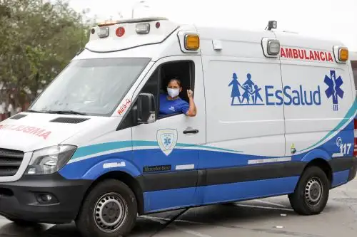 La labor de las trabajadoras asistenciales ha sido sacrificada en la pandemia a tal punto que la mayoría de las mujeres profesionales y técnicas de la salud tuvieron que alejarse de sus hogares y sus familias para cumplir su misión. Foto: Difusión
