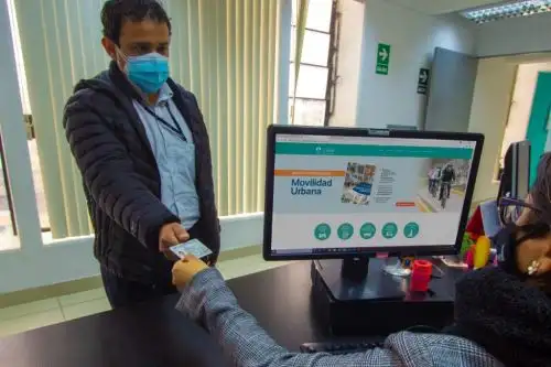 Los ciudadanos podrán hacer consultas sobre el estado de los trámites presentados escribiendo al WhatsApp 939 612 562. Foto: Difusión