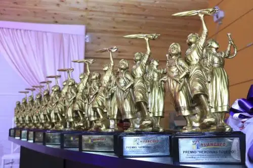 En el Día Internacional de la Mujer, la municipalidad provincial de Huancayo entregó el premio Heroínas Toledo 2022. Foto: ANDINA/Difusión