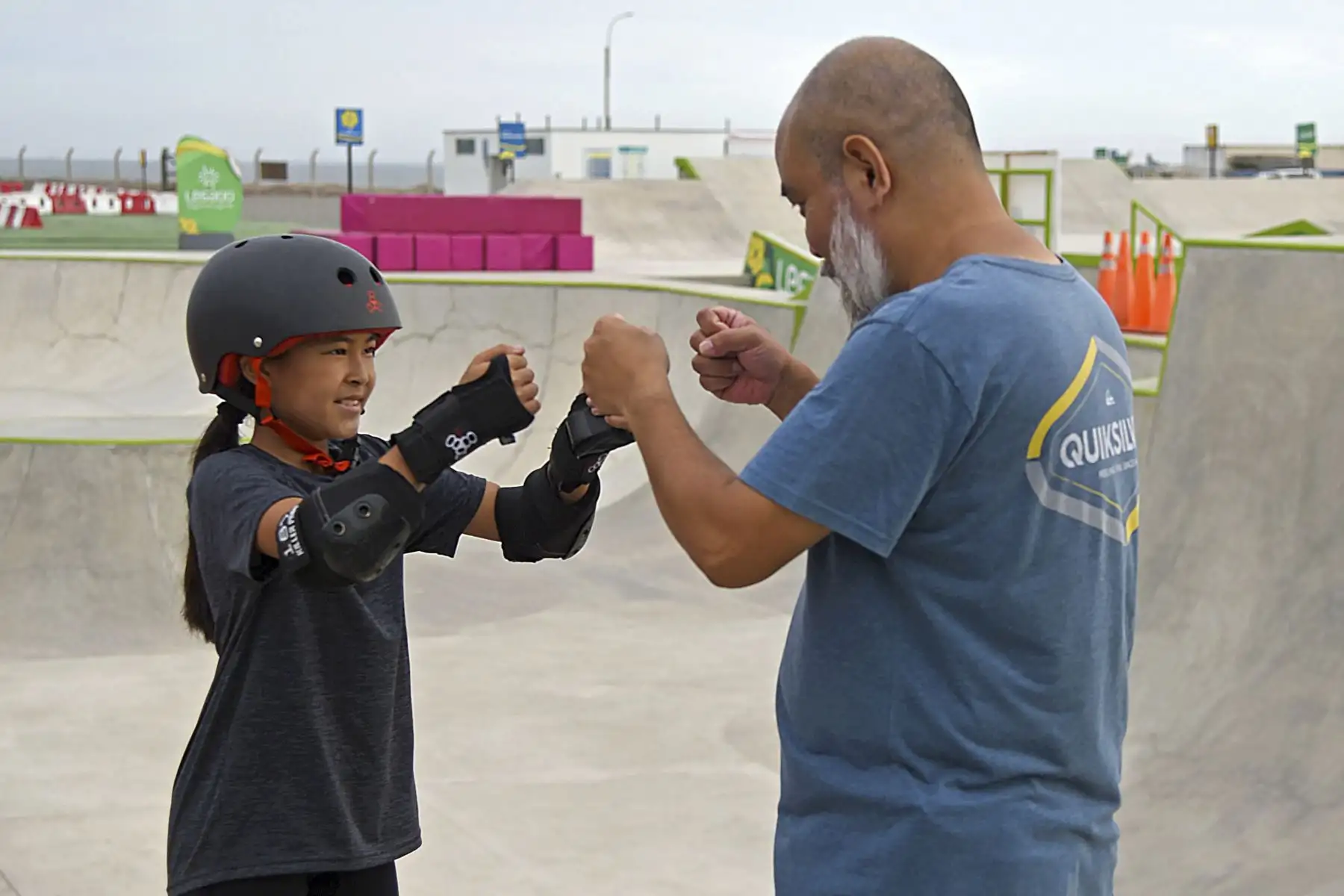 A sus cortos 10 años, Jana Yamashita, ya es campeona nacional de patinaje freestyle, ella le atribuye sus logros a la gran concentración y firmeza que le pone a cada competencia, acompañada siempre de su padre, quien le ha inculcado el amor propio, la confianza y el respeto a la mujer.  Foto: Proyecto Especial Legado