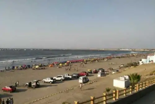 En la costa norte se espera también escasa cobertura nubosa, incremento de la radiación ultravioleta y ráfagas de viento por las tardes.