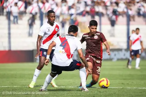Piero Quispe seguirá en Universitario hasta el 2025