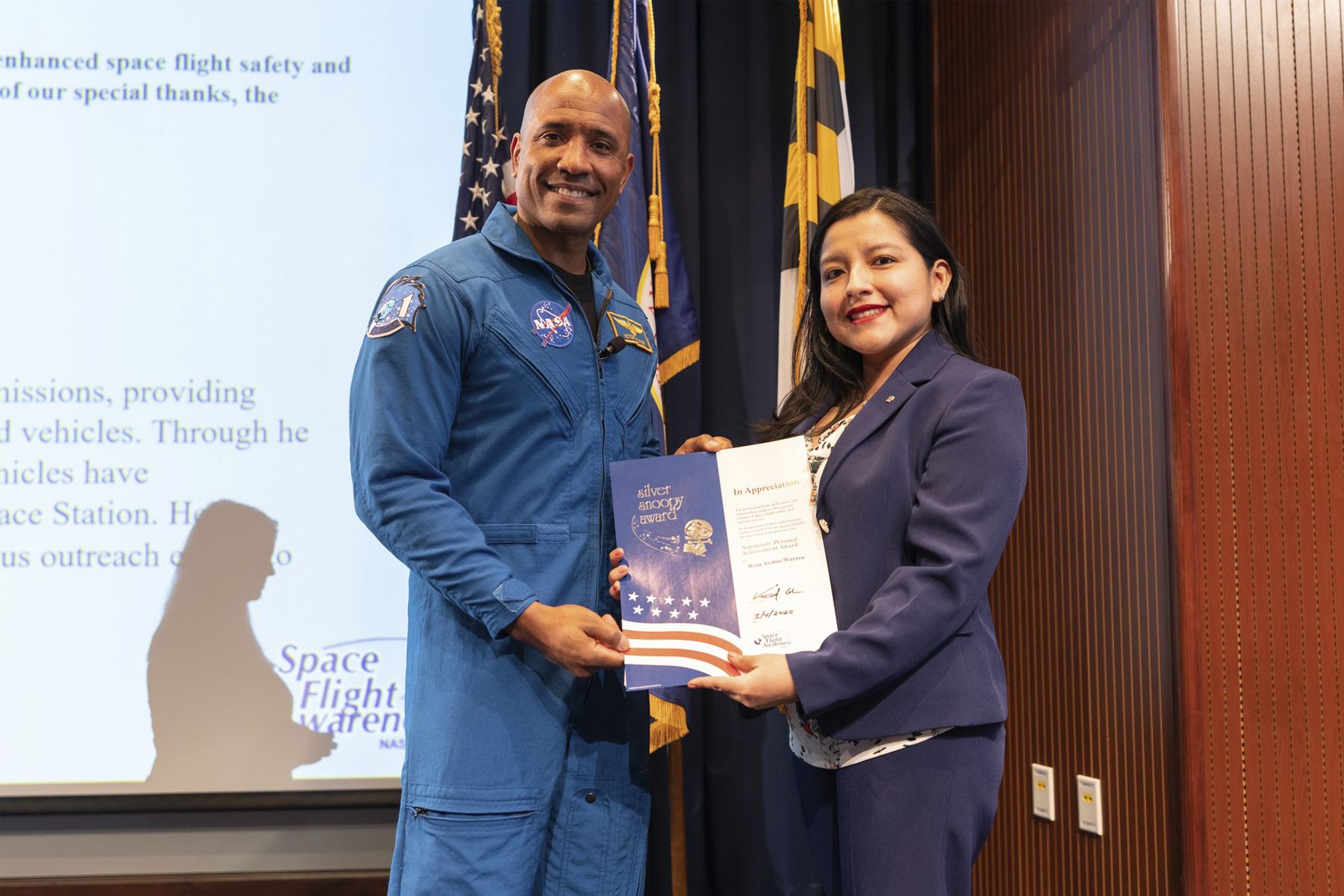 El Silver Snoopy Award reconoce el profesionalismo, dedicación y destacado apoyo brindado para mejorar la seguridad de los vuelos espaciales y éxito de las misiones espaciales. Foto: NASA