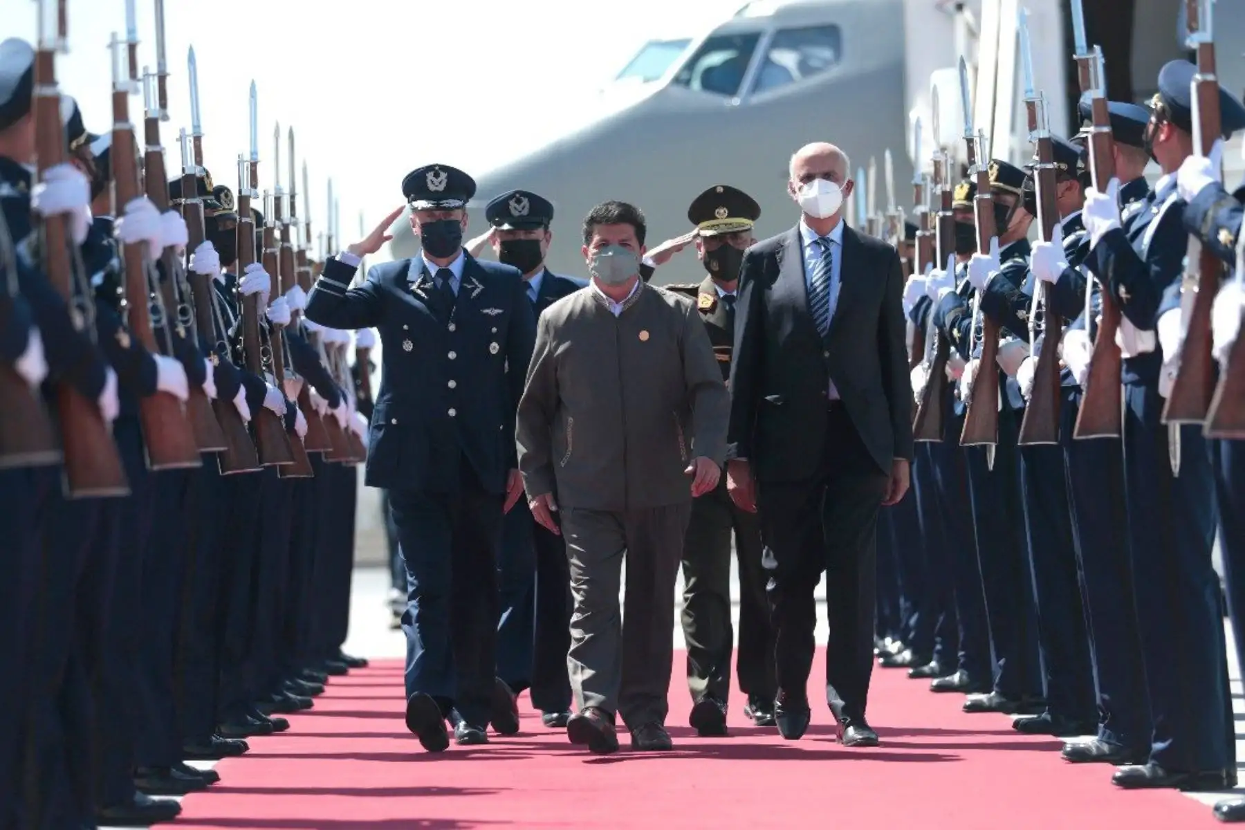 El presidente Pedro Castillo, llega a Chile para participar en la ceremonia de transmisión del mando presidencial. Foto: ANDINA/ Prensa Presidencia
