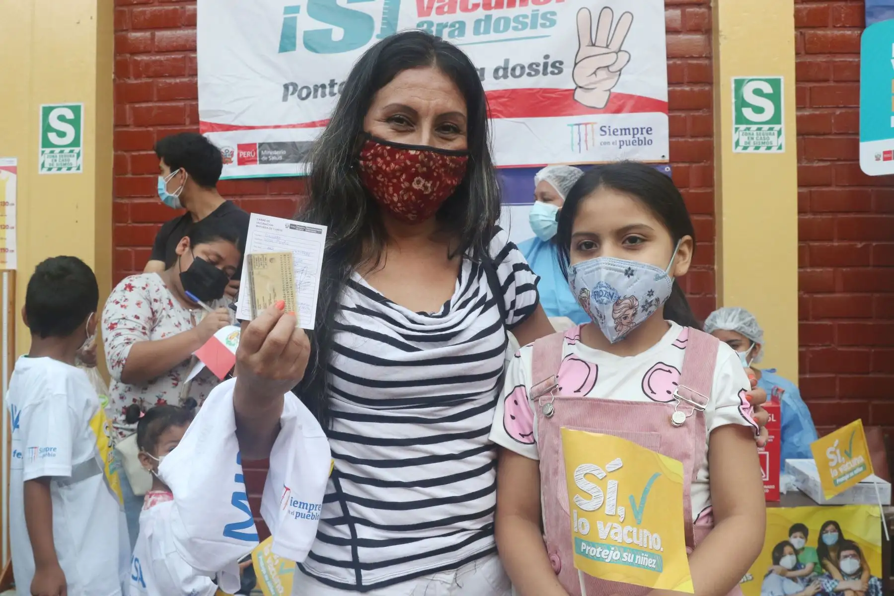 Como parte del retorno a clases, la Diris Lima Norte realiza la campaña  "Todos Vuelven Sanos y Protegidos al Cole", en la Institución Educativa N°3038 Patricia Carmen Guzmán en San Martín de Porres.
Foto: ANDINA/Eddy Ramos