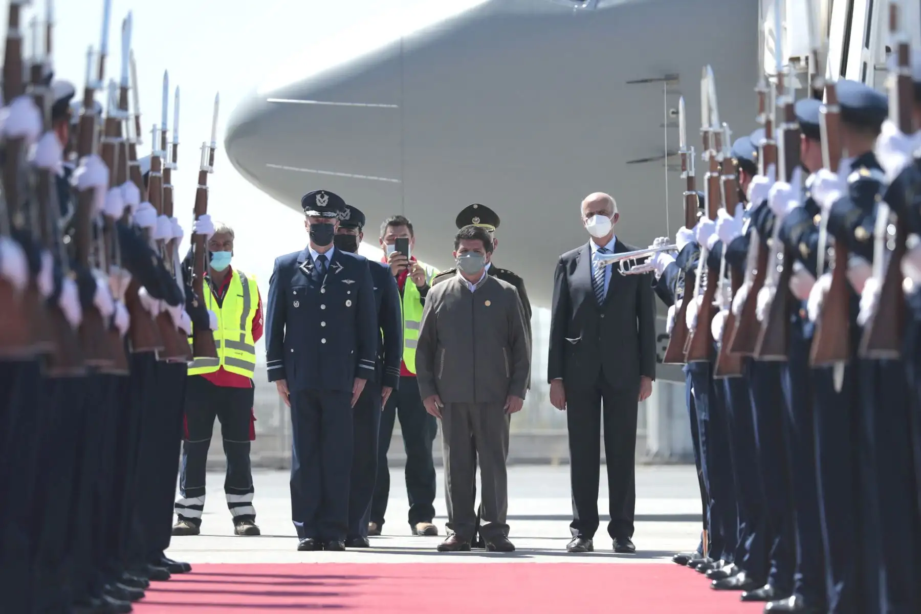 El presidente Pedro Castillo, llega a Chile para participar en la ceremonia de transmisión del mando presidencial. Foto: ANDINA/ Prensa Presidencia