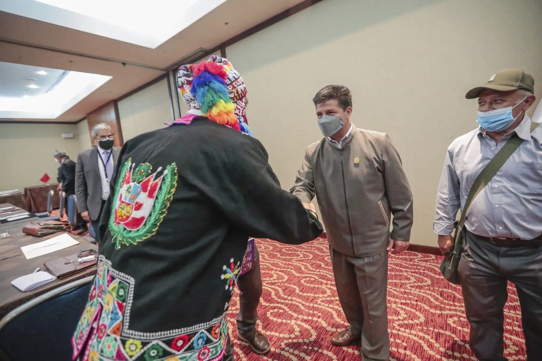 En el marco de su visita oficial a Santiago de Chile, el Presidente de la República, Pedro Castillo, sostuvo un encuentro con la comunidad peruana residente en ese país. Foto: ANDINA/Presidencia Perú