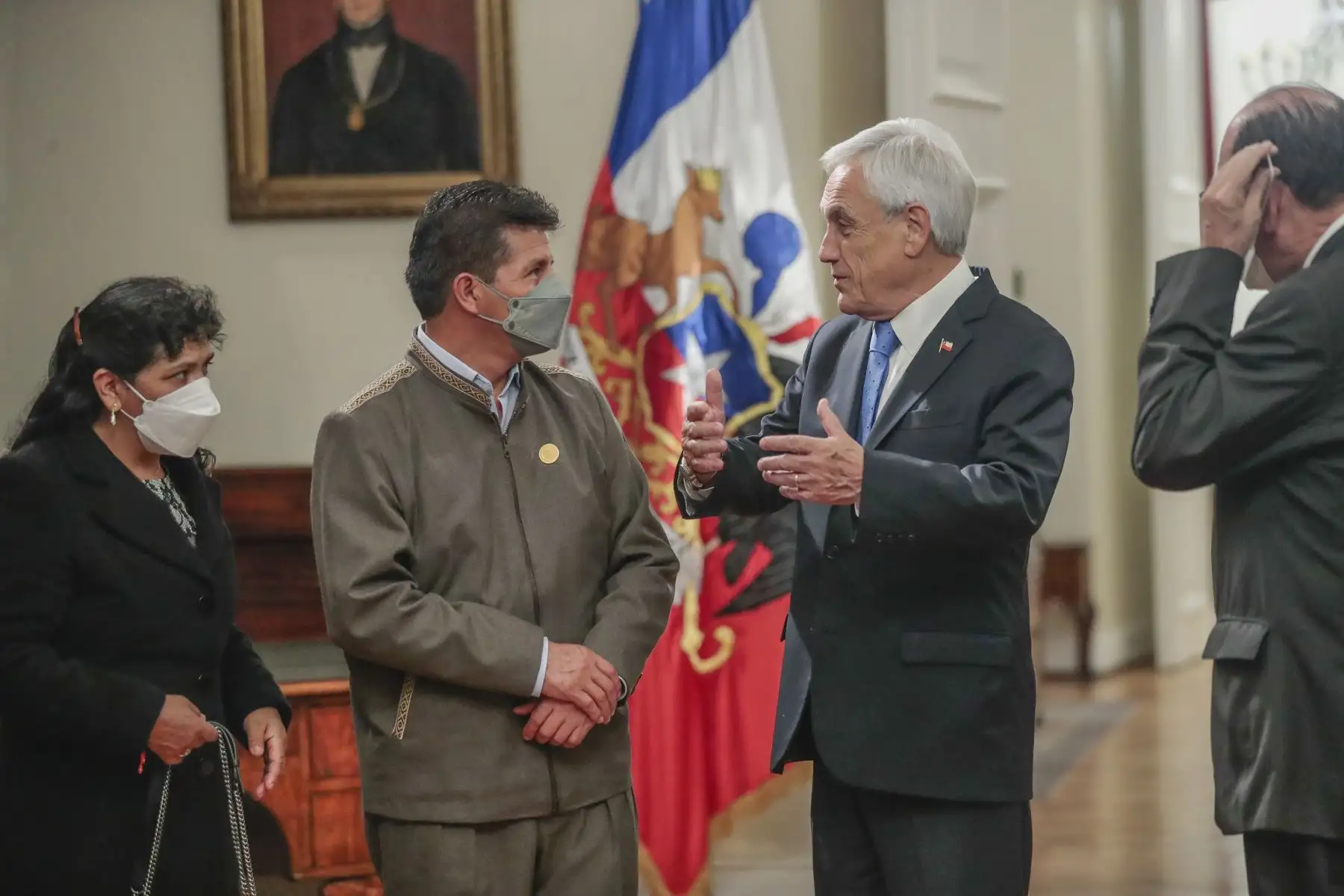 En el marco de su visita oficial a Santiago de Chile, el Presidente de la República, Pedro Castillo, acompañado de la primera dama, Lilia Paredes, participan del saludo protocolar de los jefes de Estado y de Gobierno al presidente de Chile, Sebastián Piñera. Foto: ANDINA/Presidencia Perú
