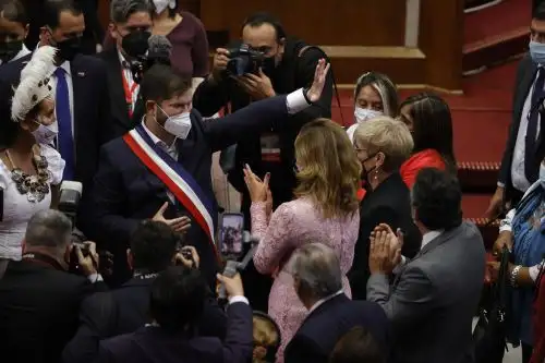 Boric promete dar lo mejor de sí en primeras palabras como presidente chileno.